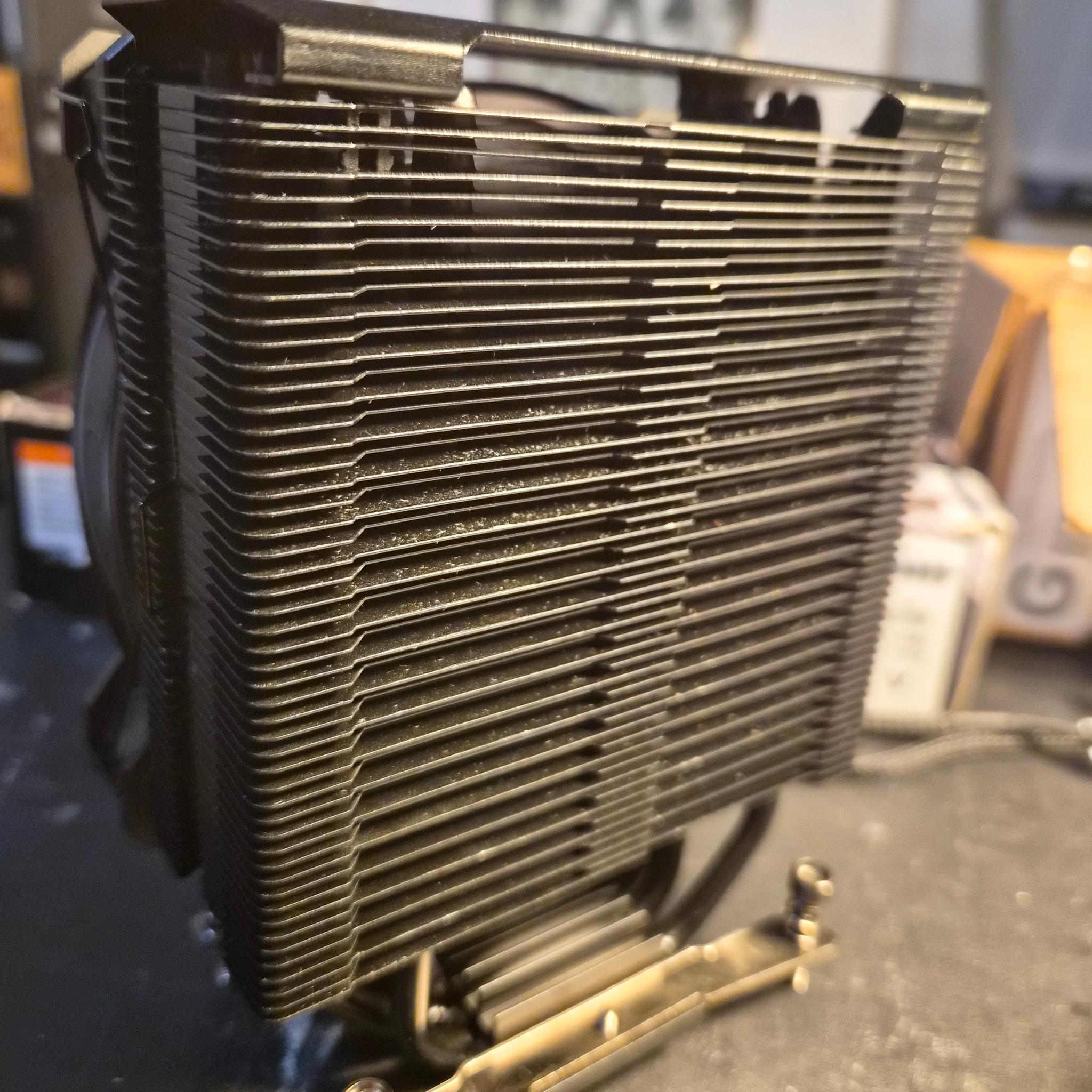 ASRock B450M matx, R5 3600, Cpu fan