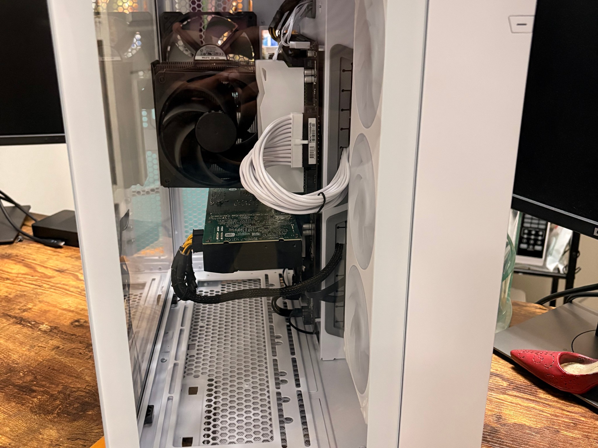 Project Cinna WhiteRainbow Gaming PC
