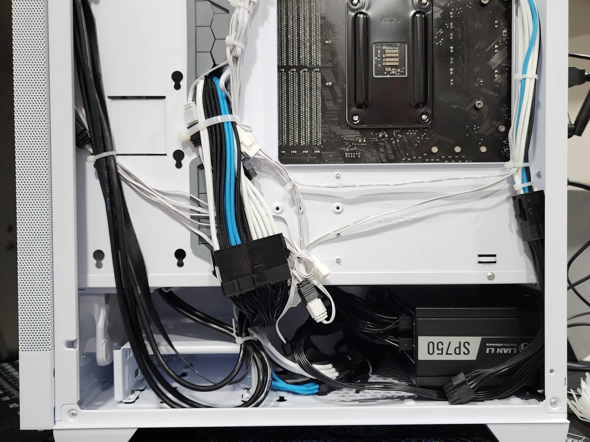 AMD Gaming PC | Ryzen 7 5700X | RX 6700XT | 32GB | 1TB