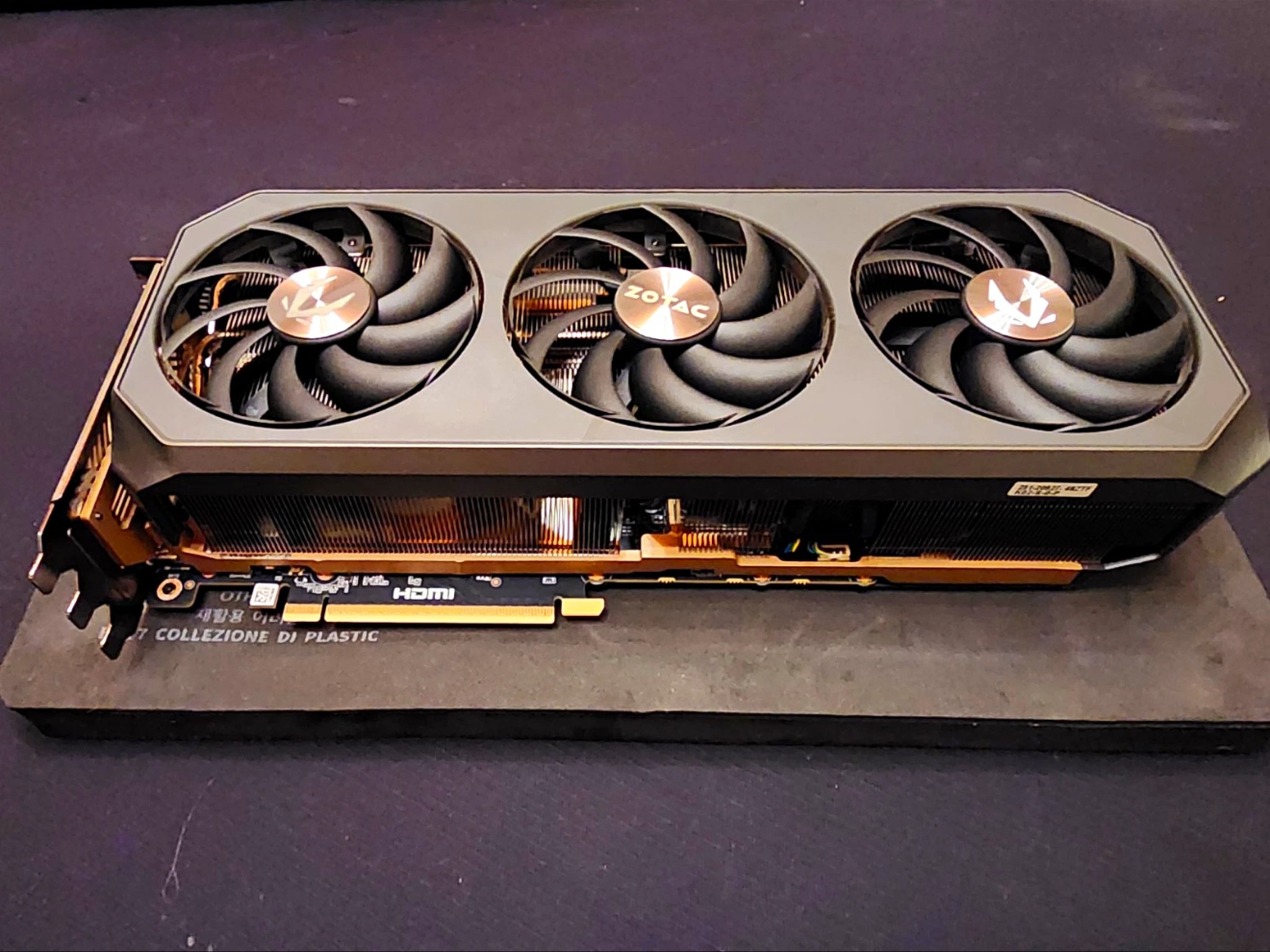 ZOTAC GAMING GeForce RTX 5080 AMP Extreme INFINITY ULTRA
