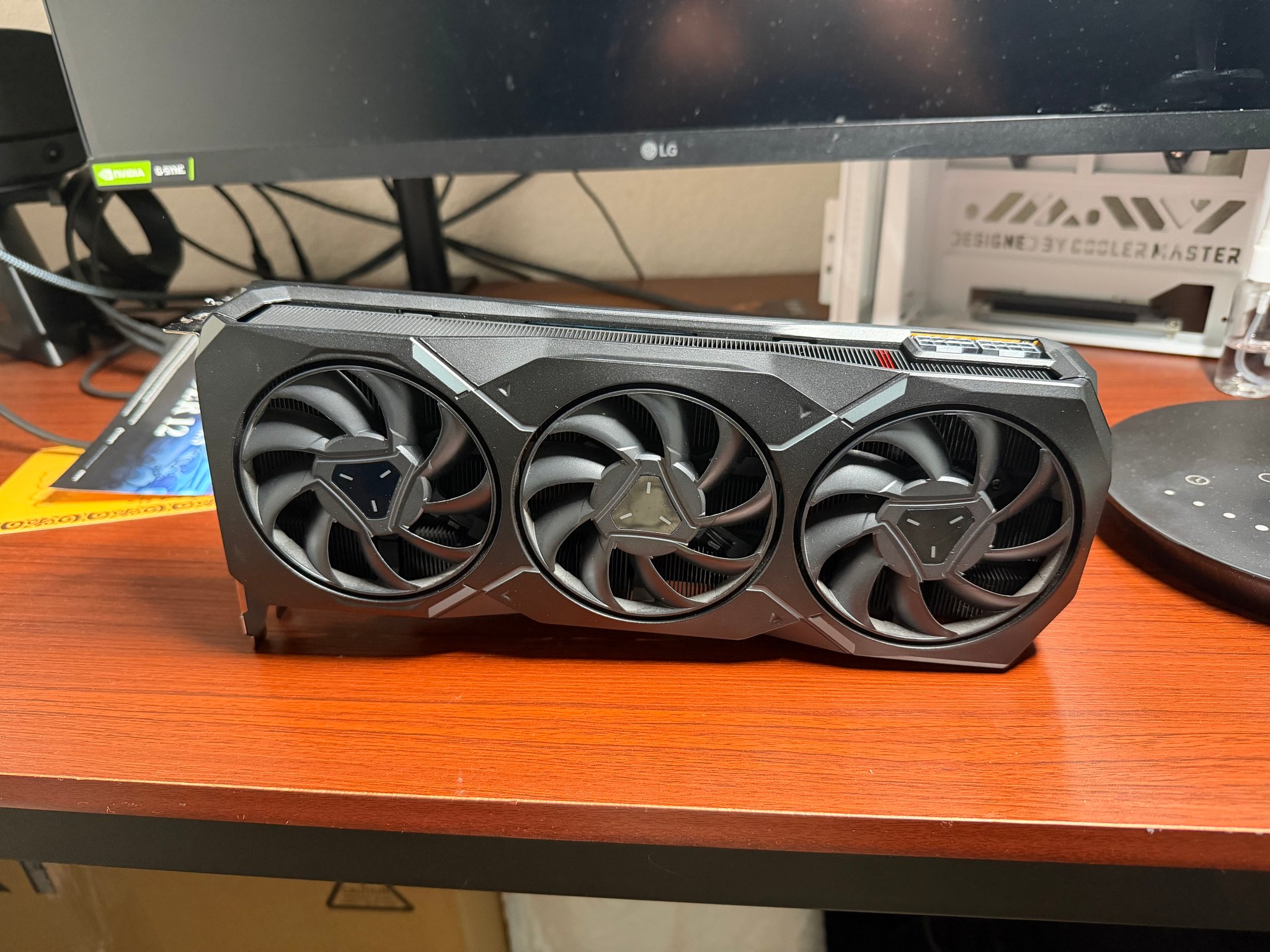 LIGHTLY USED AMD RADEON 7900XT 20GB GDDR6