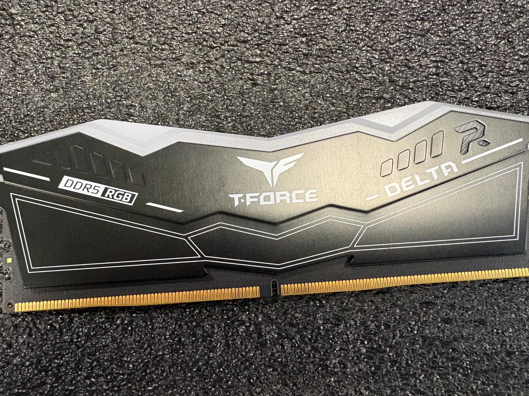TEAM GROUP T-FORCE DELTA 16GB (1x16GB) DDR5 5600MHZ-FF3D516G5600HC36BBK - Desktop Memory