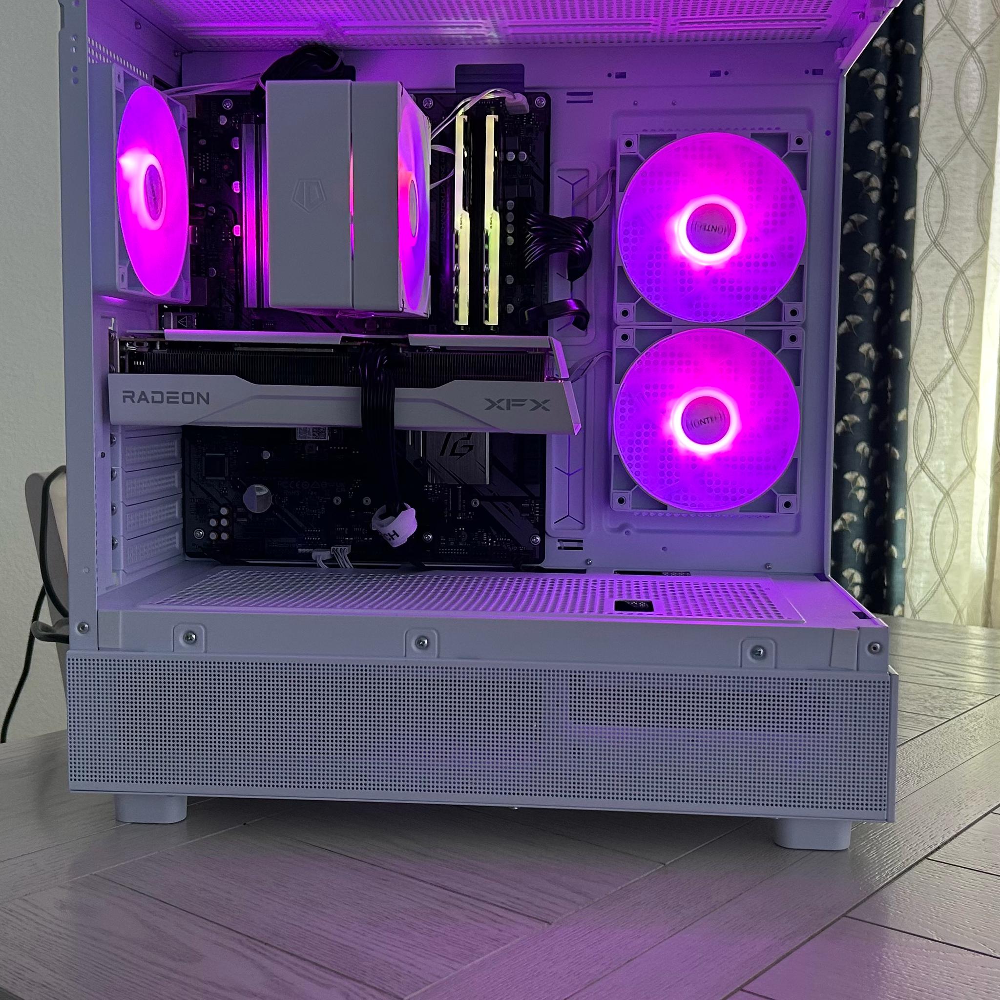 ✨IceBerg🗻 9060XT!| 16GB TRIDENT RAM| ALL WHITE| 1 TB STORAGE