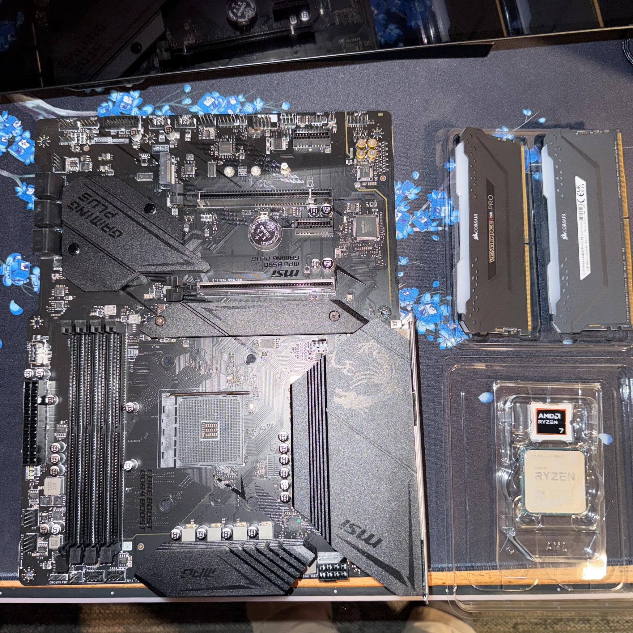 Ryzen 7 5800X + MSI B550 Gaming Plus + Corsair Vengeance 2x32GB 3600MHz