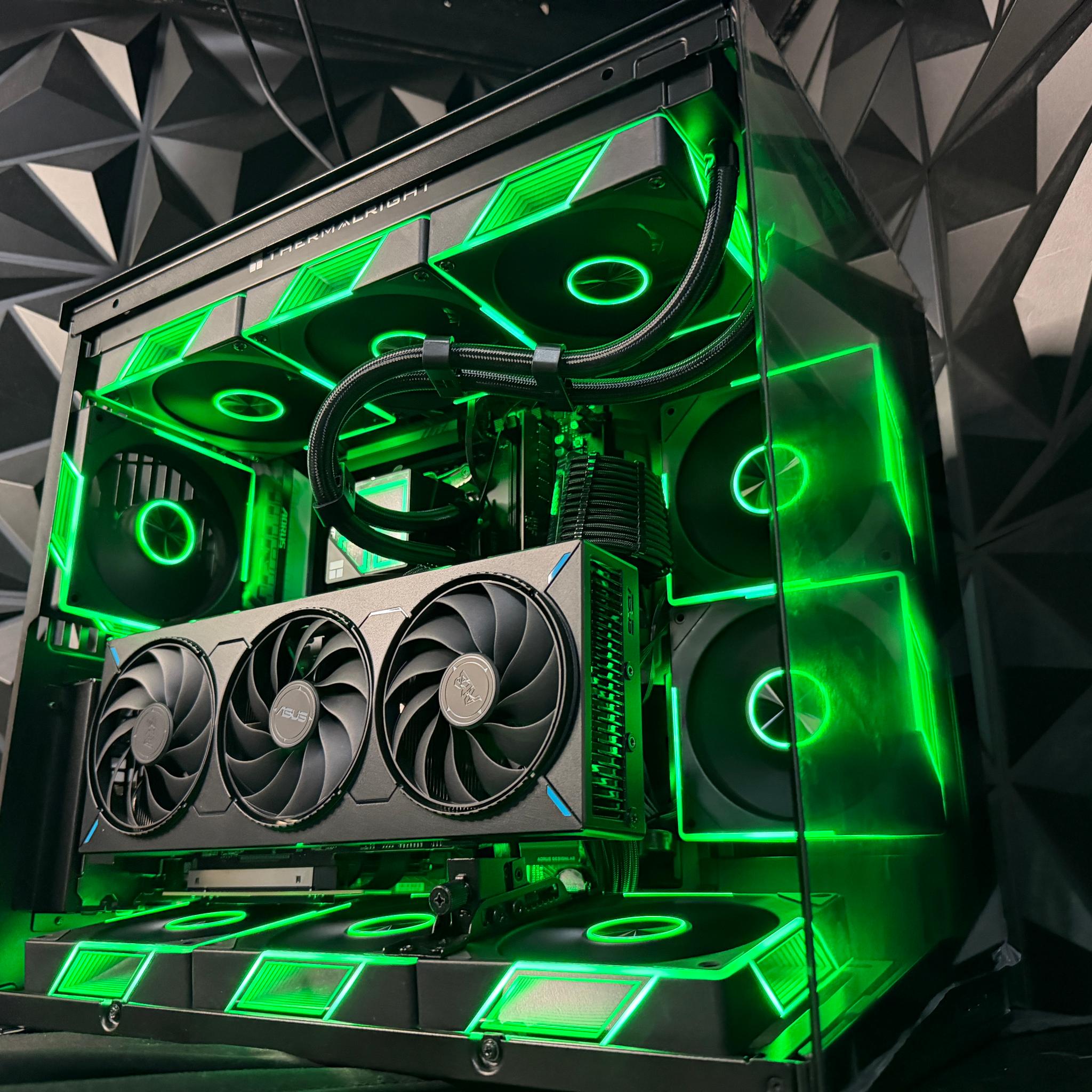 🕳️🌌 BLACK HOLE 🌌🕳️ Ryzen 9 7900X| RX 9070 GRE| 4.5 TB NVMe| 32 GB DDR5| 850W Gold PSU