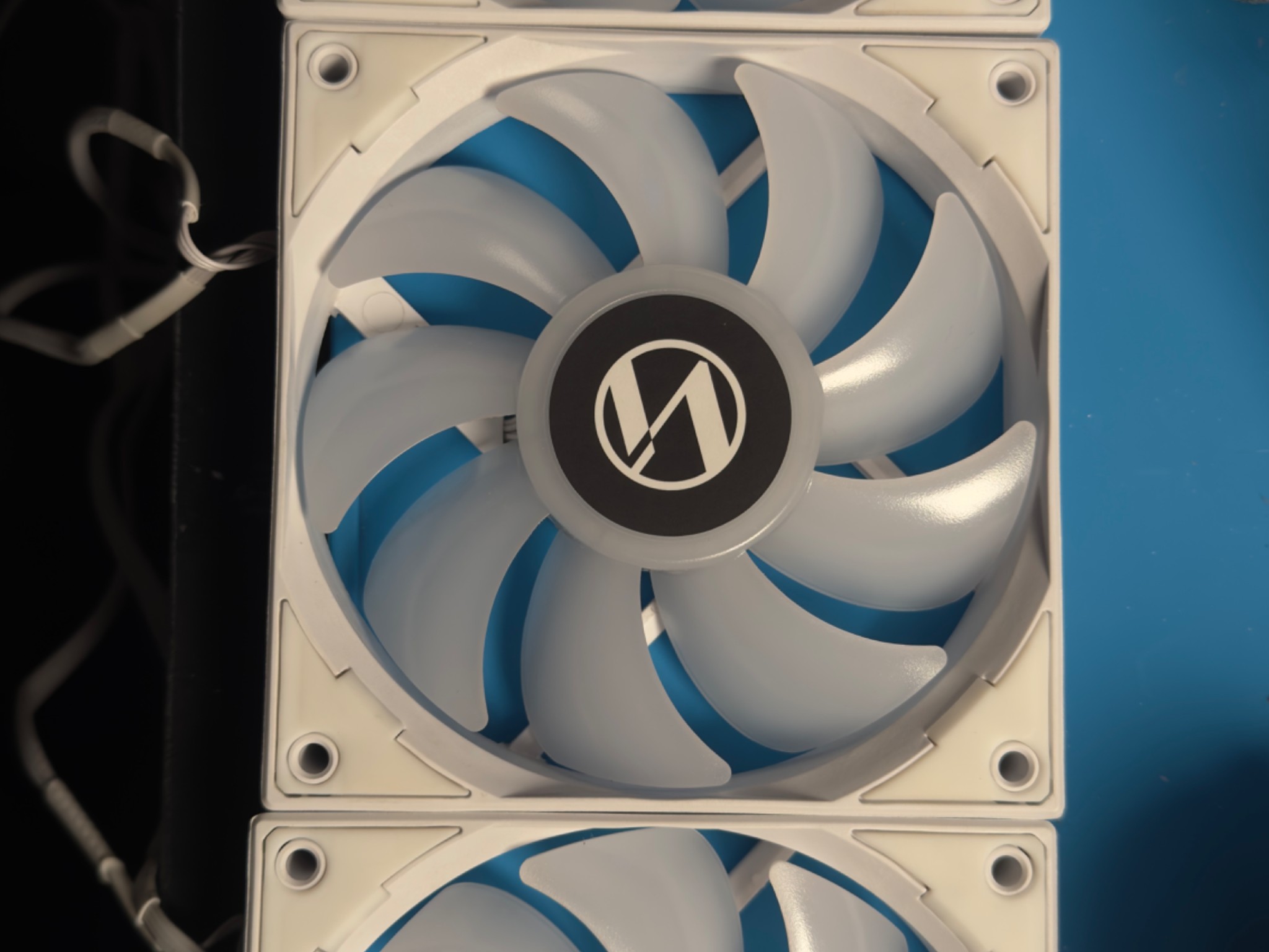 USED-VERY GOOD Lian Li Galahad 360 AIO RGB - White w/Box and all components including fans.