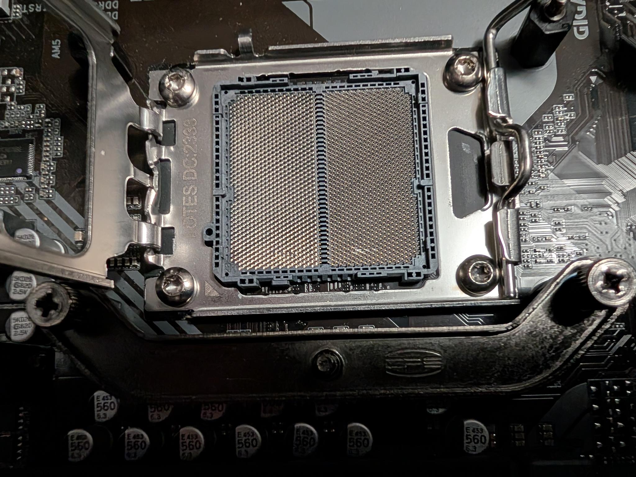 Gigabyte B650M D3HP Micro ATX AM5 Motherboard *READ DESCRIPTION*