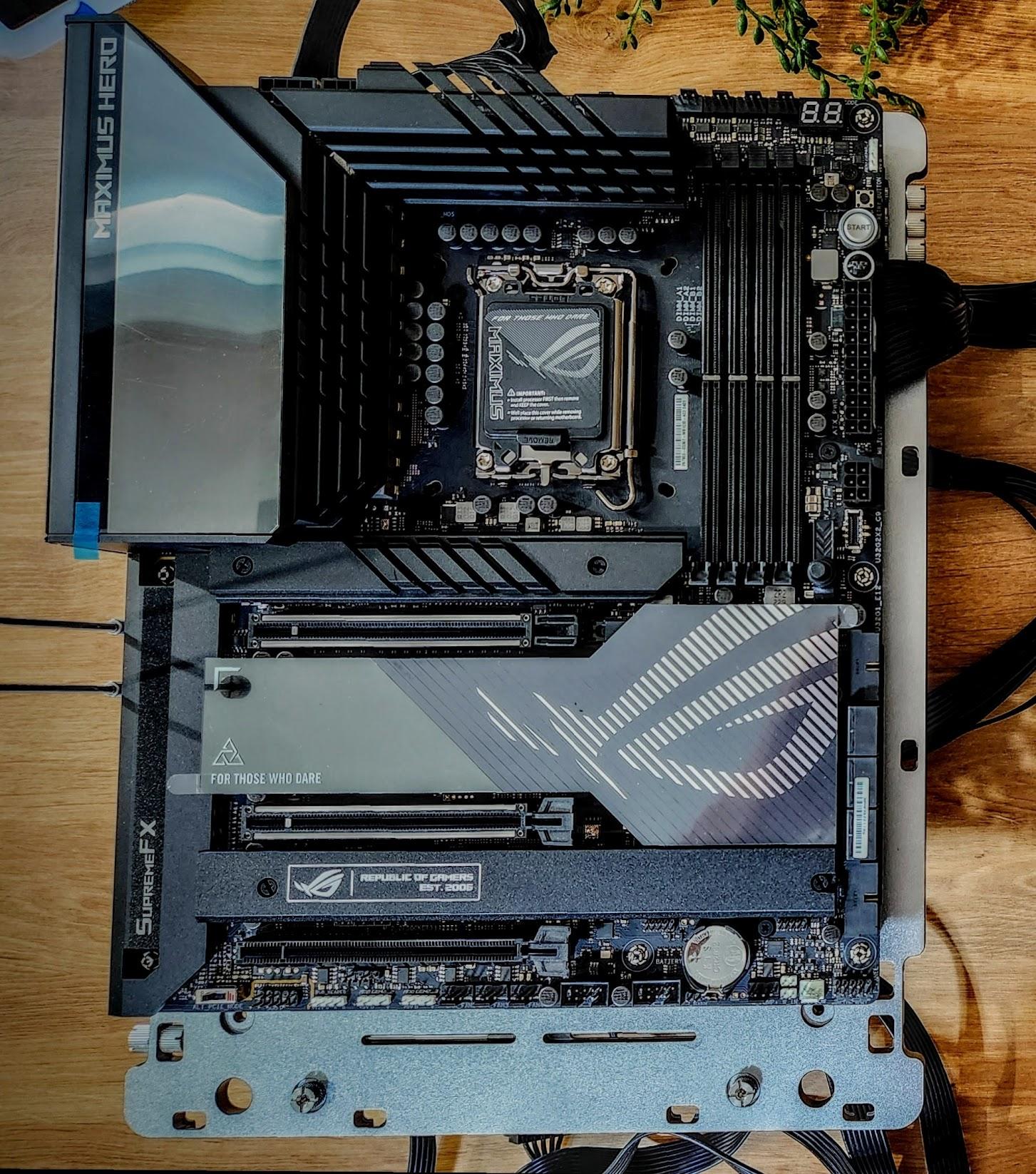 ASUS ROG Maximus Z790 Hero Wi-Fi 6E LGA 1700 (Intel 12th & 13th gen)