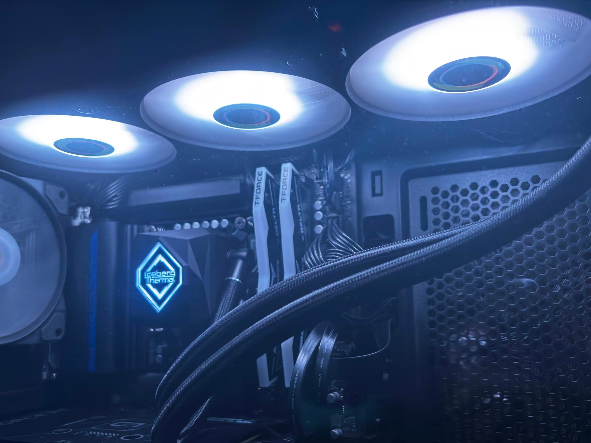 Iceberg Thermal Liquid RGB CPU Cooler/AIO - Supports AMD & Intel - IceFLOE OASIS 360 76.74 CFM