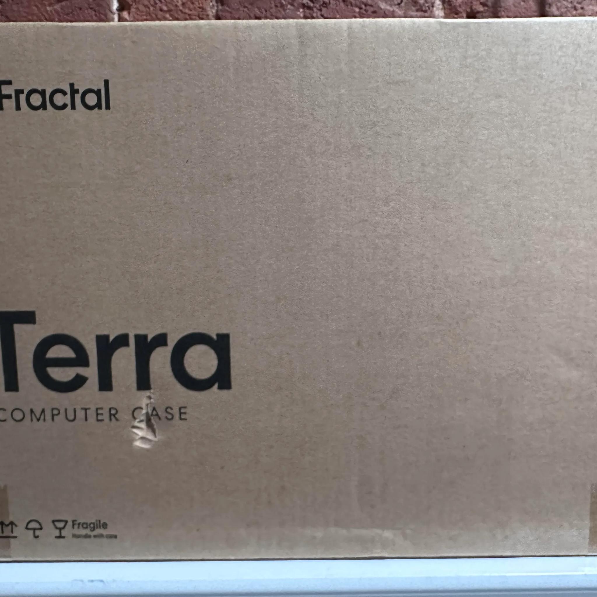 Fractal Design Terra Mini-ITX Small Form Factor PC Case (Graphite)