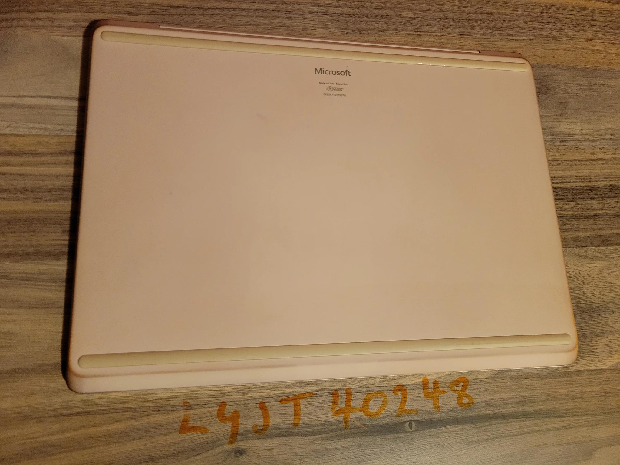 Microsoft Surface Laptop Go 2 - intel i5 11th gen. - 256gb ssd - 12.4" touch screen