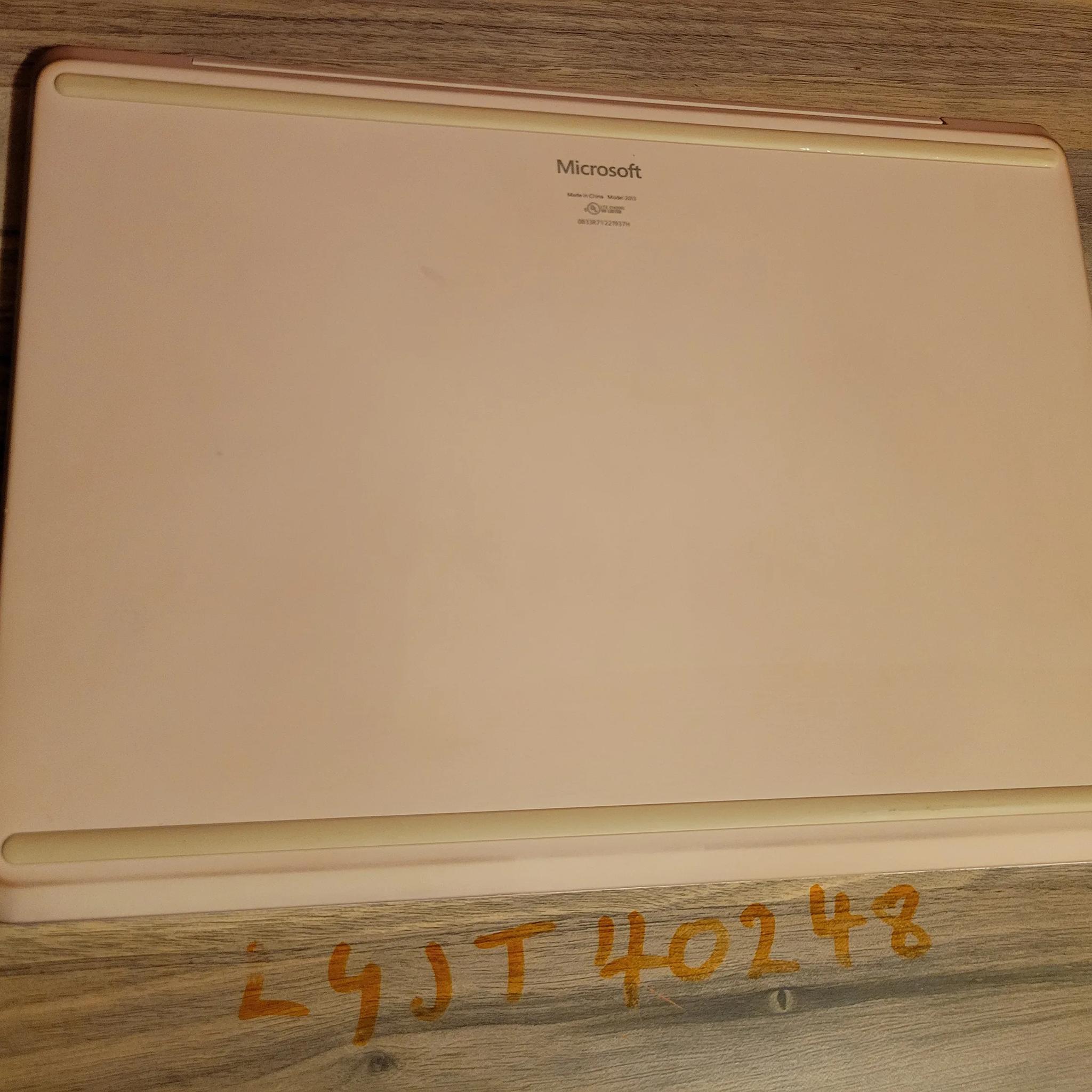 Microsoft Surface Laptop Go 2 - intel i5 11th gen. - 256gb ssd - 12.4" touch screen