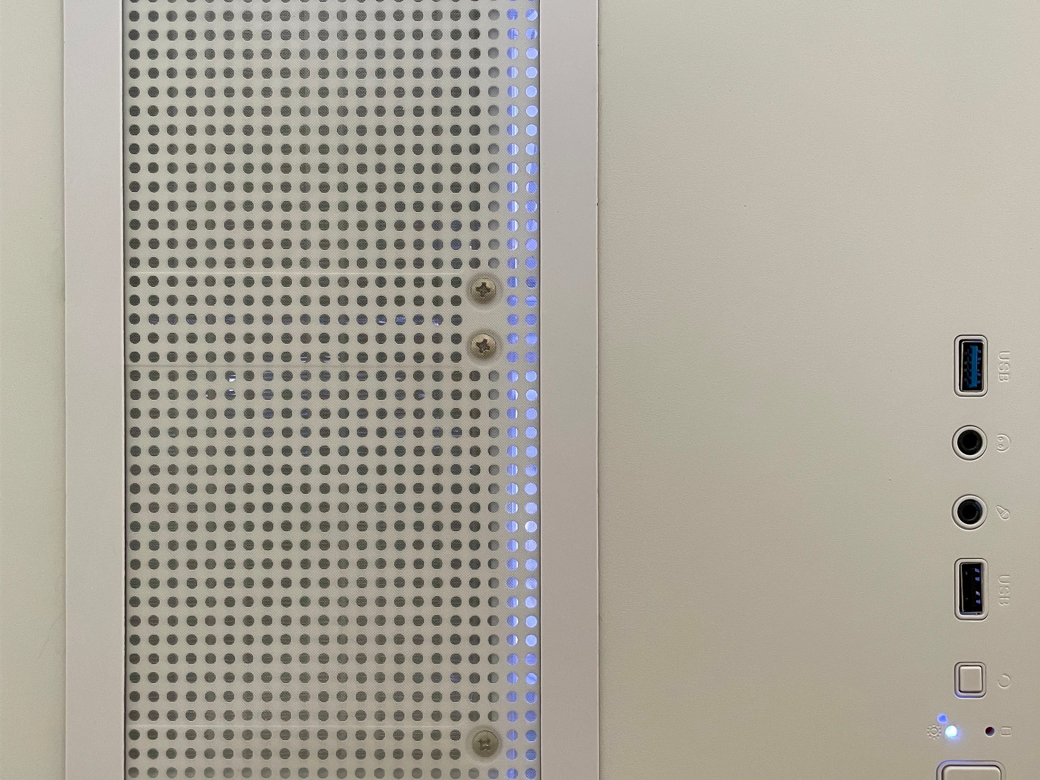 Ryzen 5 7500f | NVIDIA 3060 12GB | 32GB DDR5 RAM | 1 TB nvme SSD | Animated GIF LCD Display