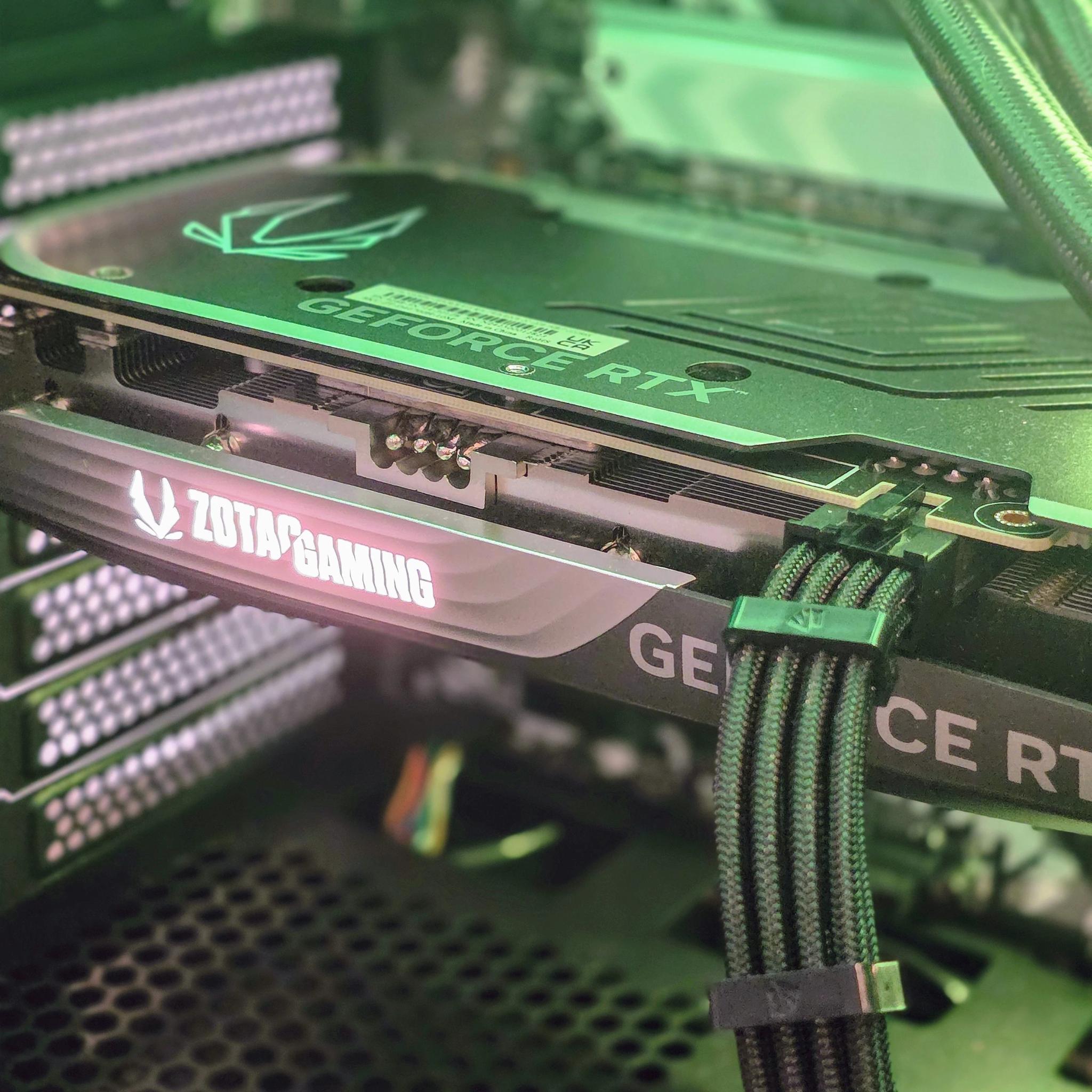 RTX 4070 OC, Intel i5-12600K, 32GB RAM, 1TB SSD High End Gaming PC