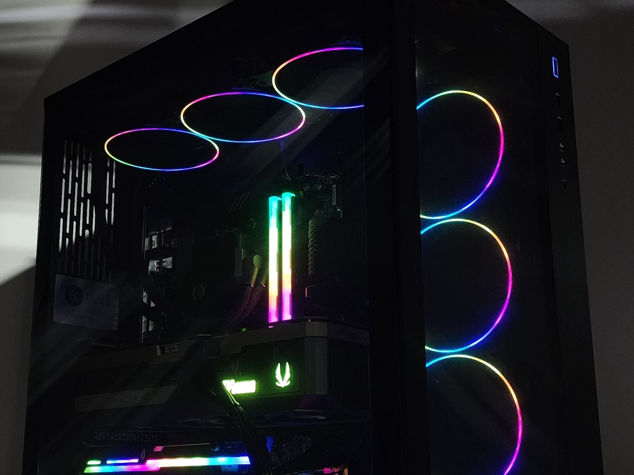 Gaming PC Ryzen 7 7800X3D 32GB RAM 2TB SSD RTX 5080 16GB Windows 11 Computer