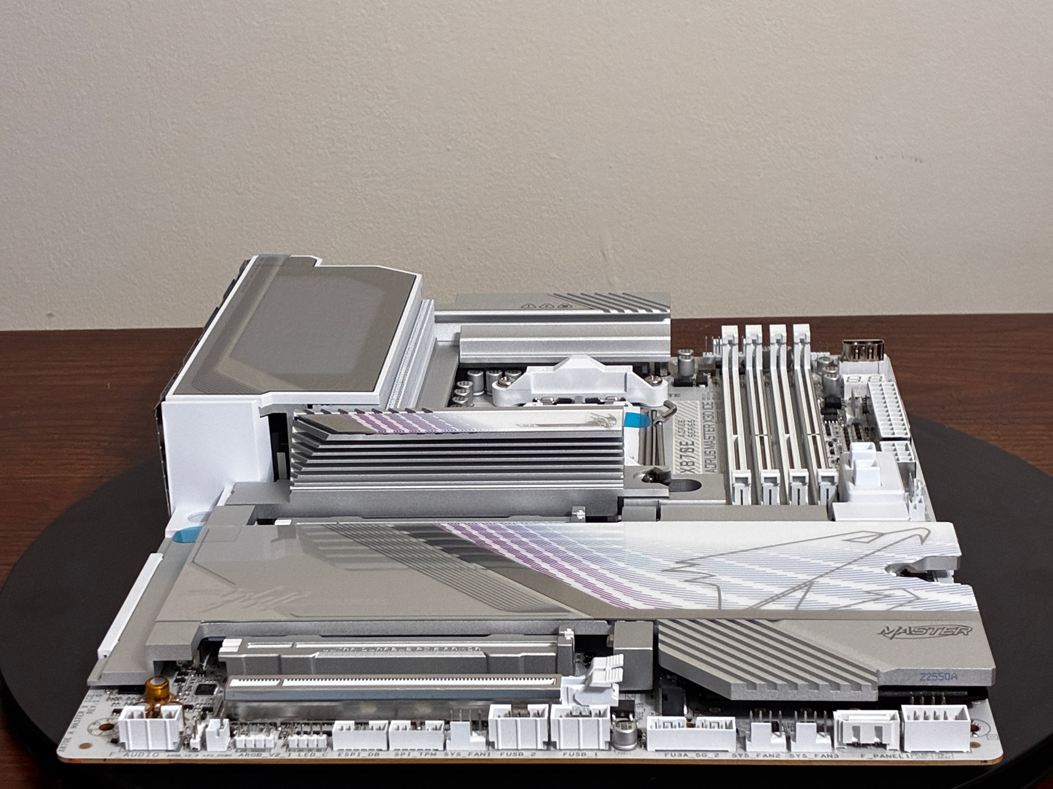 Gigabyte X870E Aorus Master X3D ICE