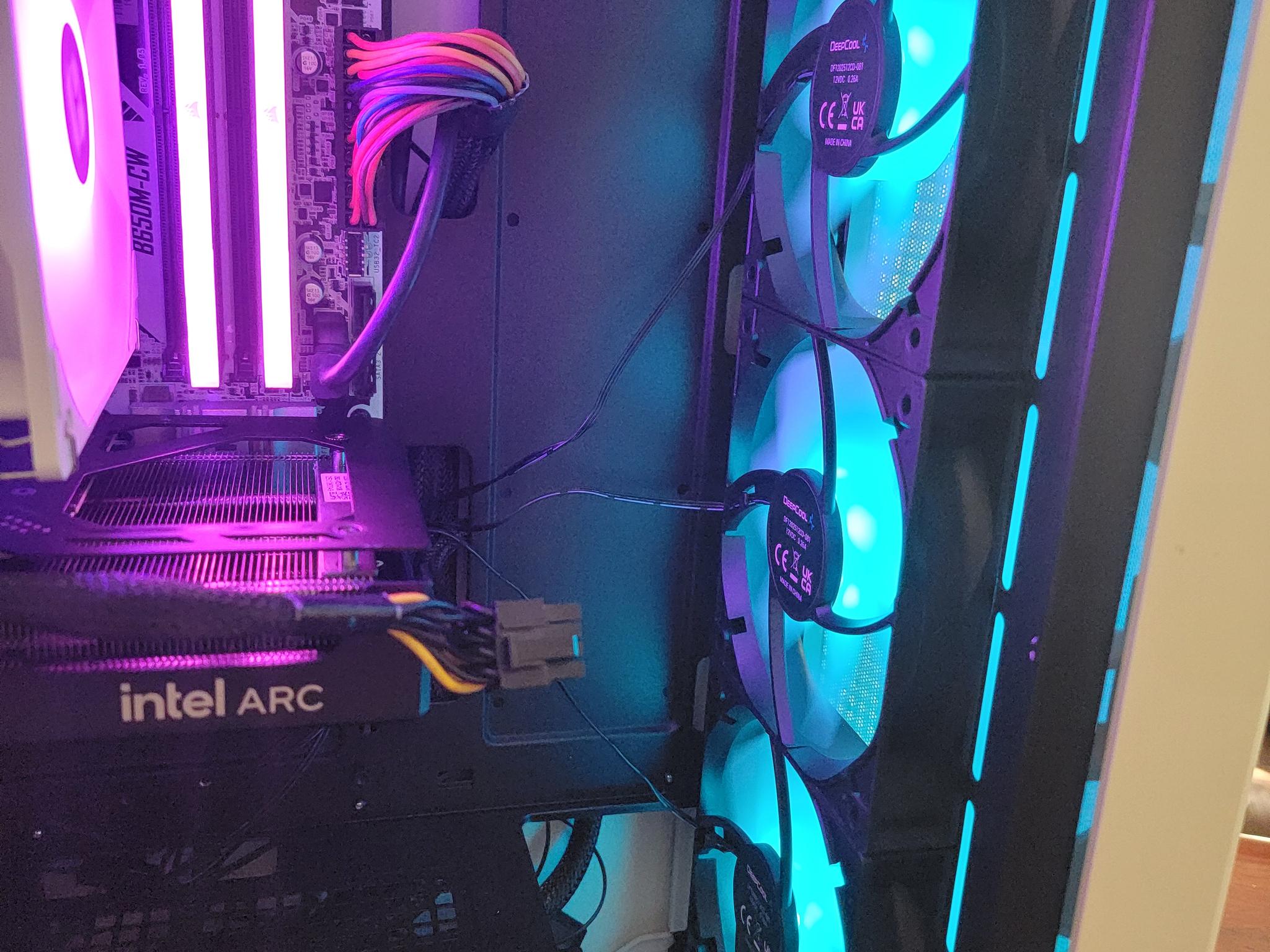 Asrock B570 Challenger OC 10GB + Ryzen 7600x PC Build #16