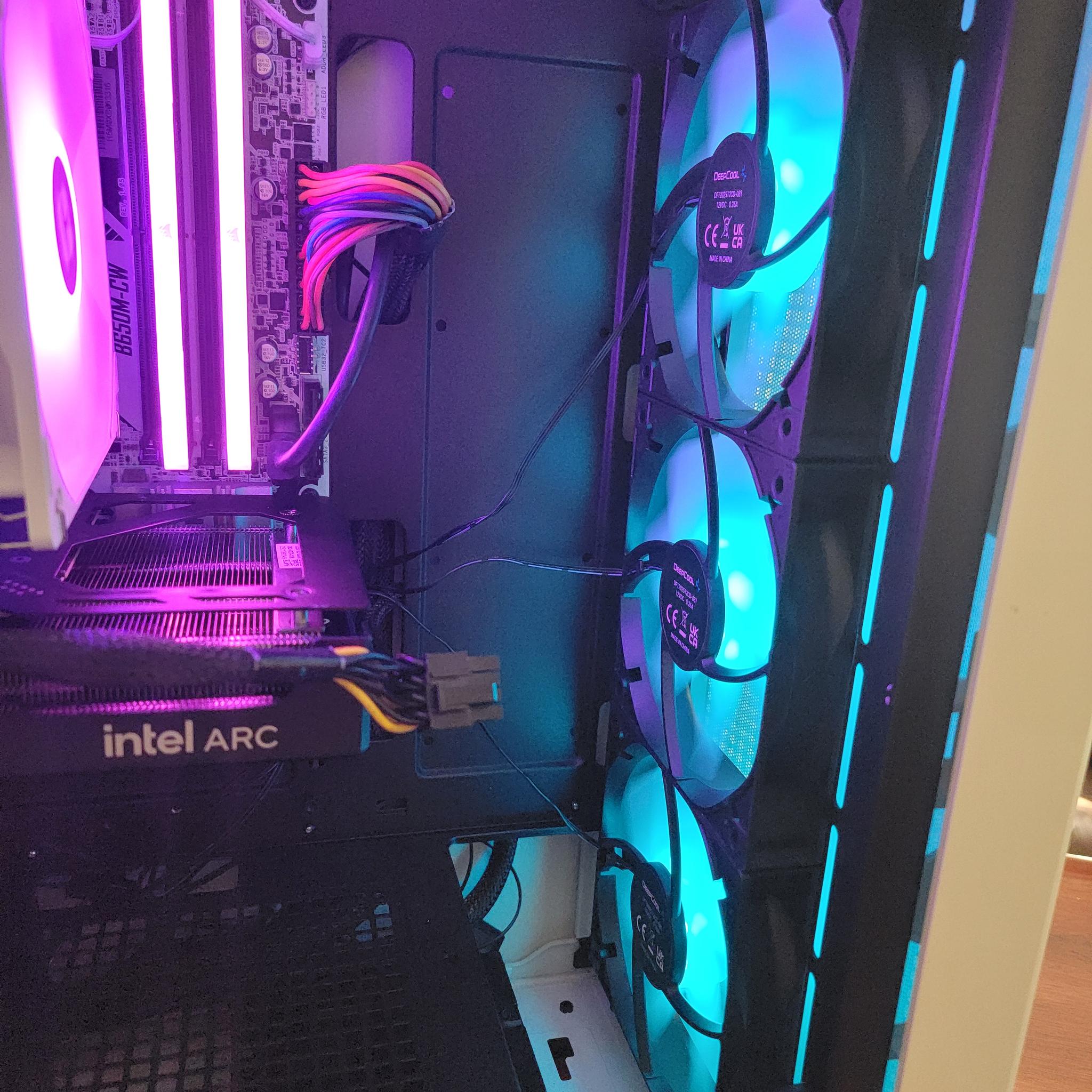 Asrock B570 Challenger OC 10GB + Ryzen 7600x PC Build #16