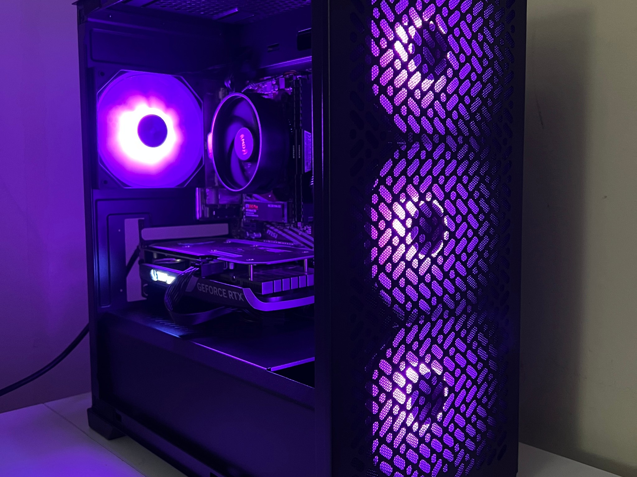 Gaming pc with RTX 4060 | ryzen 5 5500 | 16gb ddr4 | 1tb nvme storage | mid-ranged