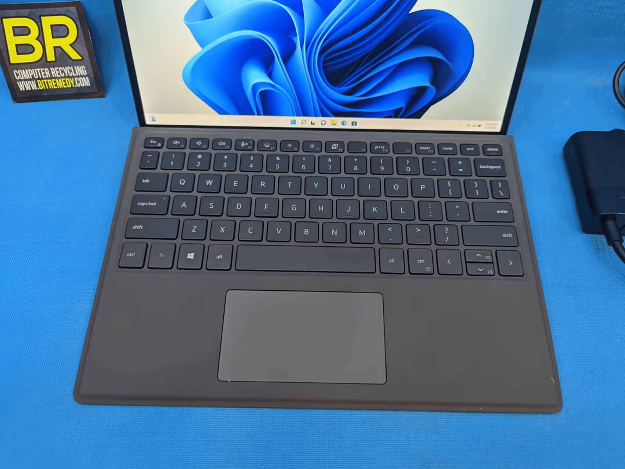 Dell Latitude 7320 Detachable 13 Inch i5-1140G7 @ 1.10ghz 16GB RAM 256GB SSD Windows 11 Pro