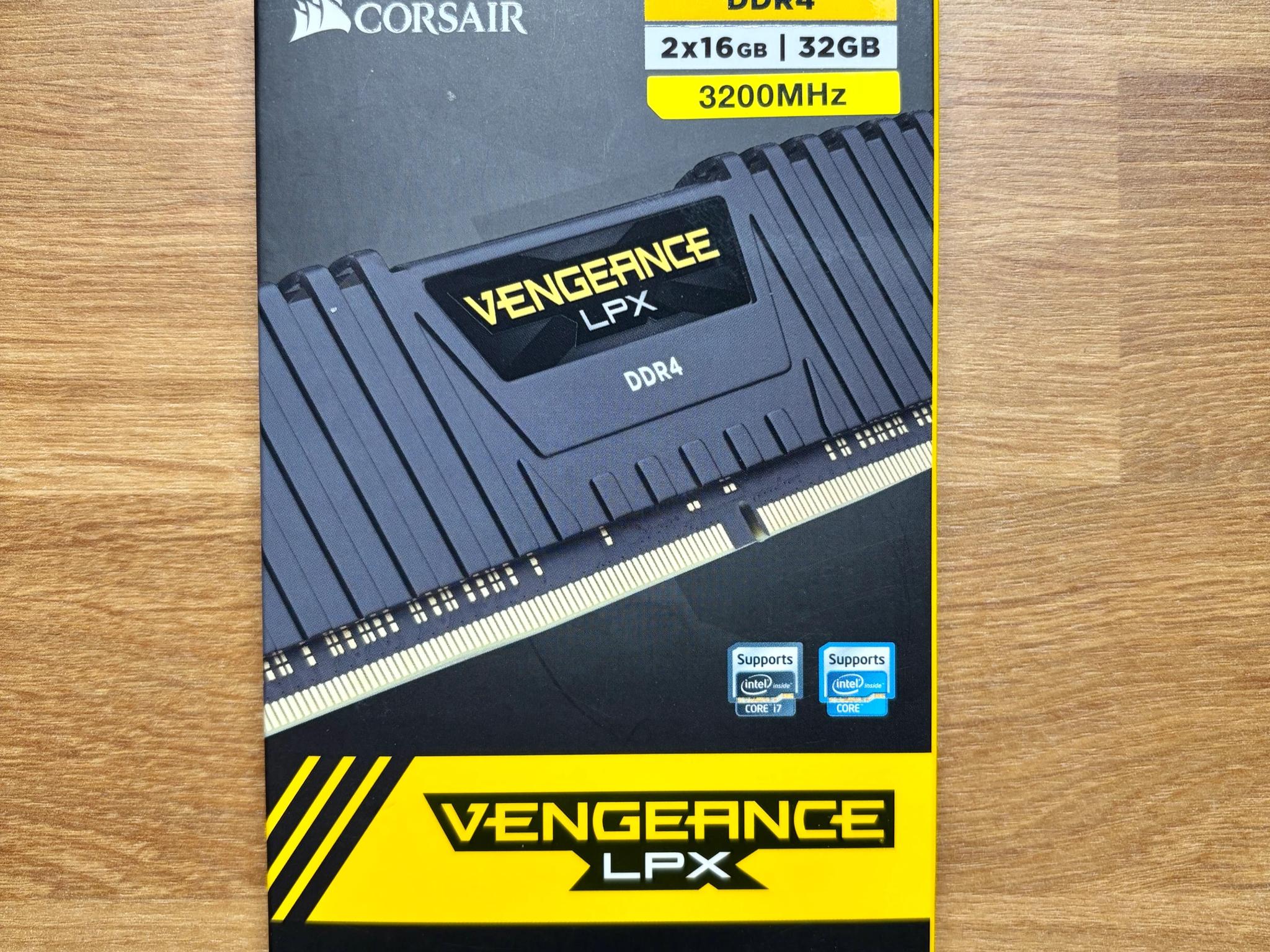CORSAIR Vengeance LPX DDR4 RAM 32GB (2x16GB) 3200MHz in WHITE