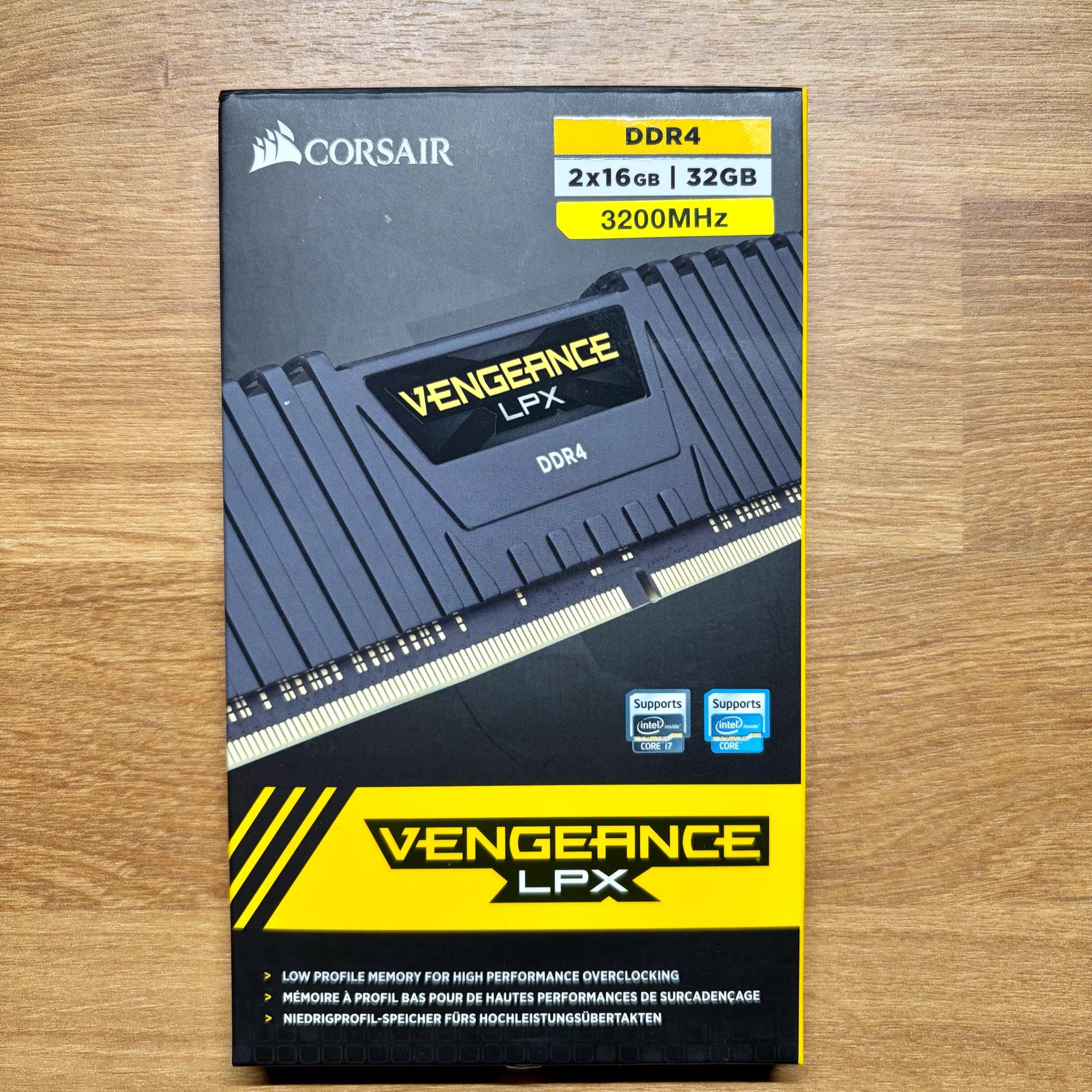 CORSAIR Vengeance LPX DDR4 RAM 32GB (2x16GB) 3200MHz in WHITE