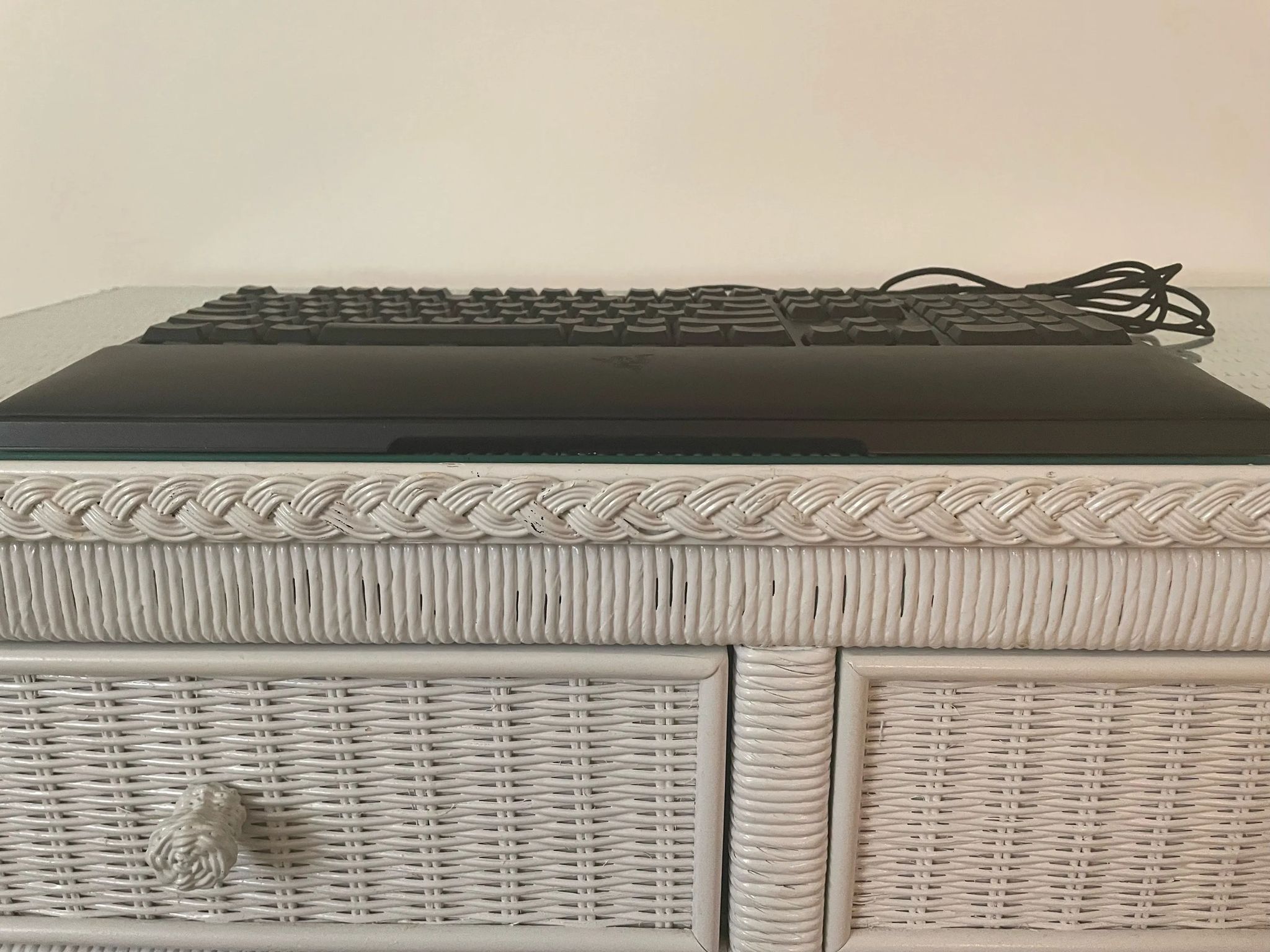 Razer Ornata Chroma Wired Keyboard With Magnetic Wrist Rest (Plus Original Manual & Stickers)!
