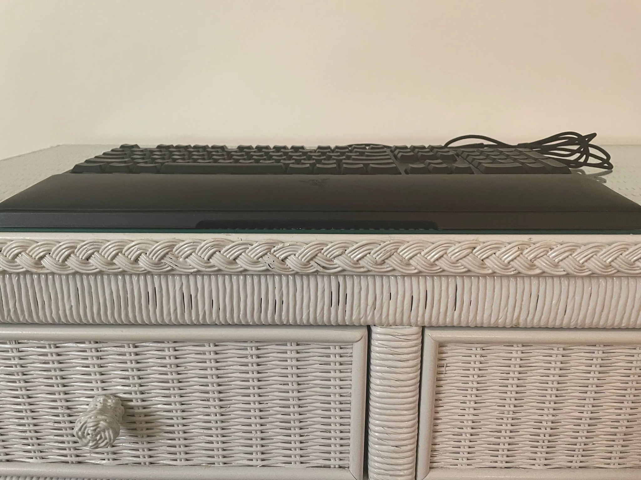 Razer Ornata Chroma Wired Keyboard With Magnetic Wrist Rest (Plus Original Manual & Stickers)!
