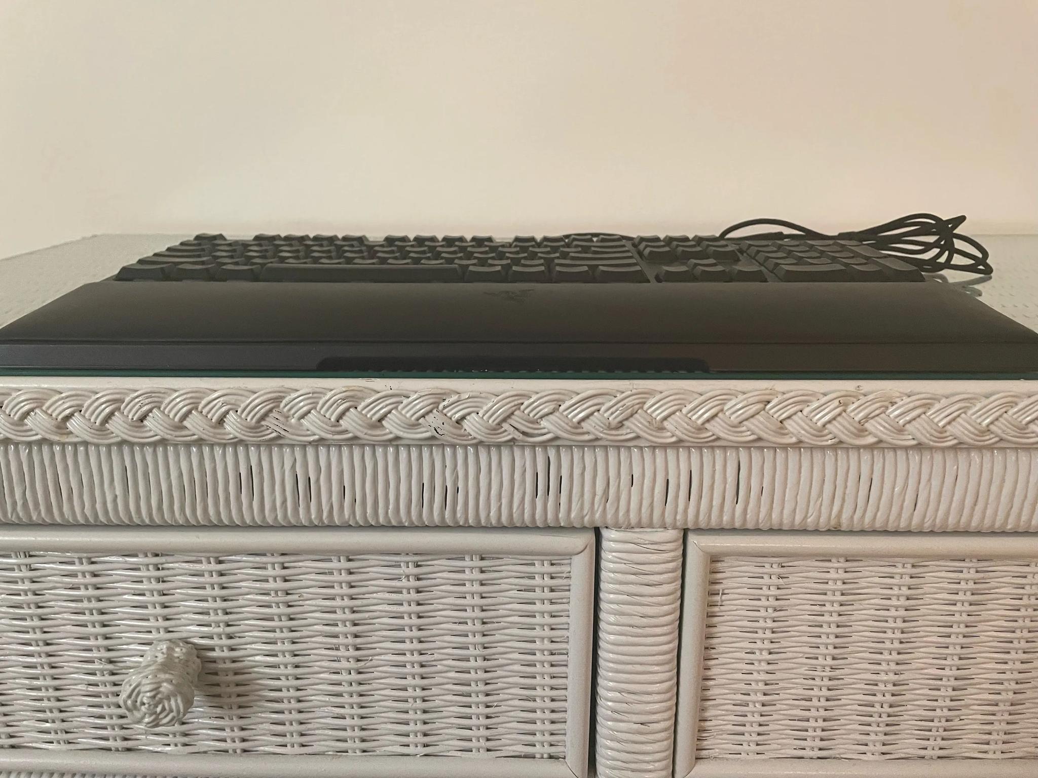 Razer Ornata Chroma Wired Keyboard With Magnetic Wrist Rest (Plus Original Manual & Stickers)!