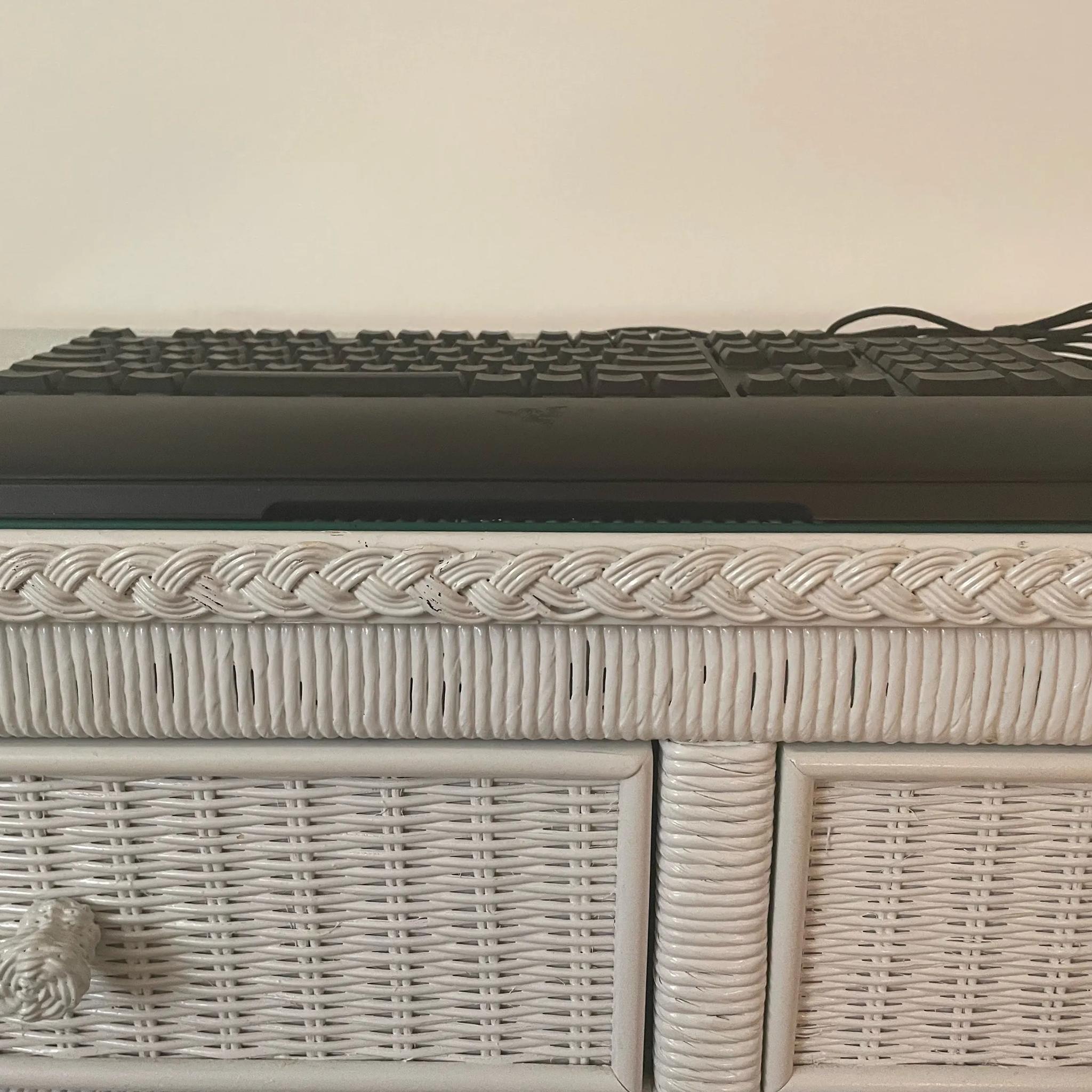 Razer Ornata Chroma Wired Keyboard With Magnetic Wrist Rest (Plus Original Manual & Stickers)!