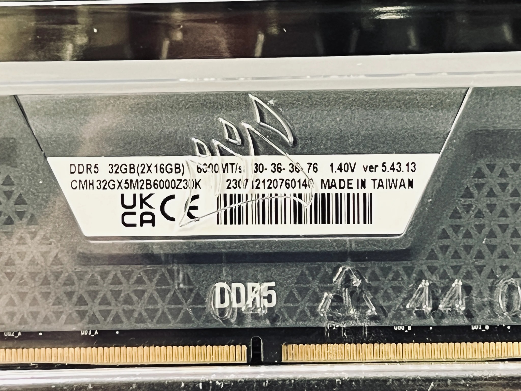 VENGEANCE® RGB 32GB (2x16GB) DDR5 DRAM 6000MT/s CL30 AMD EXPO Memory Kit