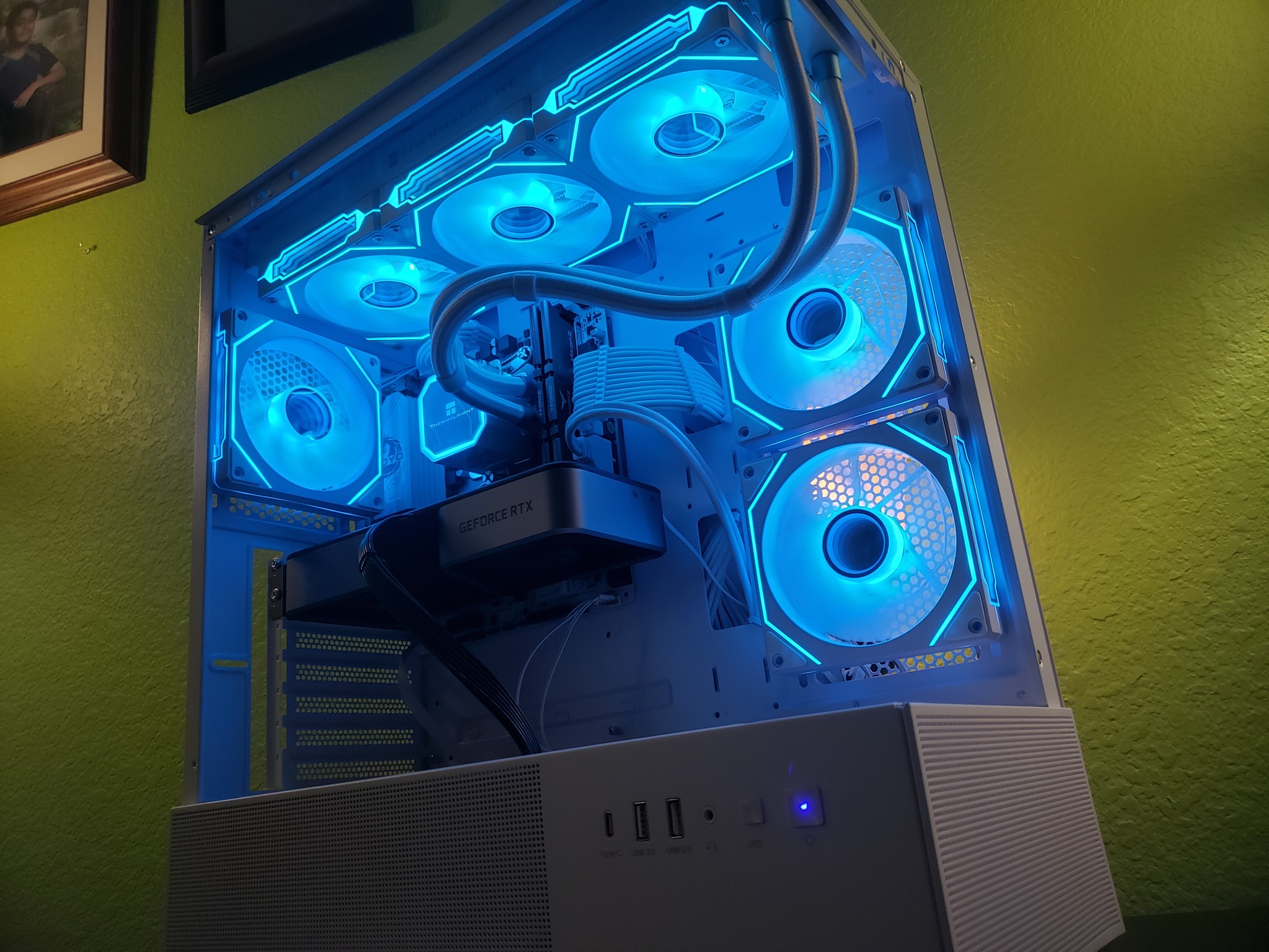 Gaming PC | RTX 3070 | Ryzen 7 3700x | 16GB RAM| Wi-Fi and Bluetooth