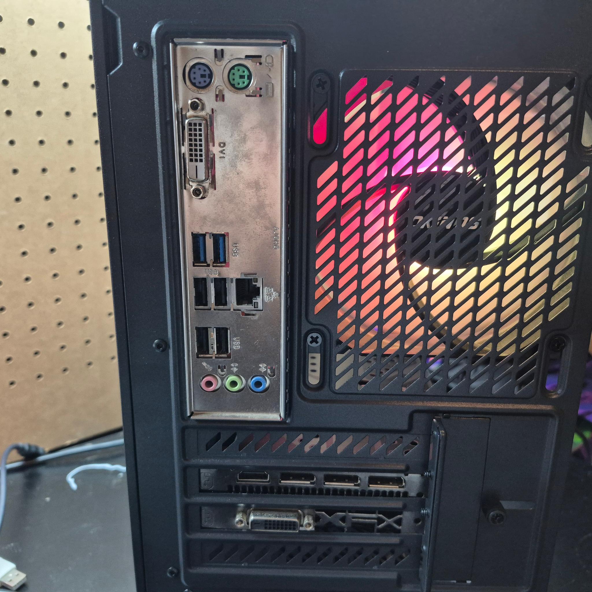 120 FPS Fortnite | i7-6700, 16GB RAM, RX 580 4GB, 480GB SSD, Win11, RGB