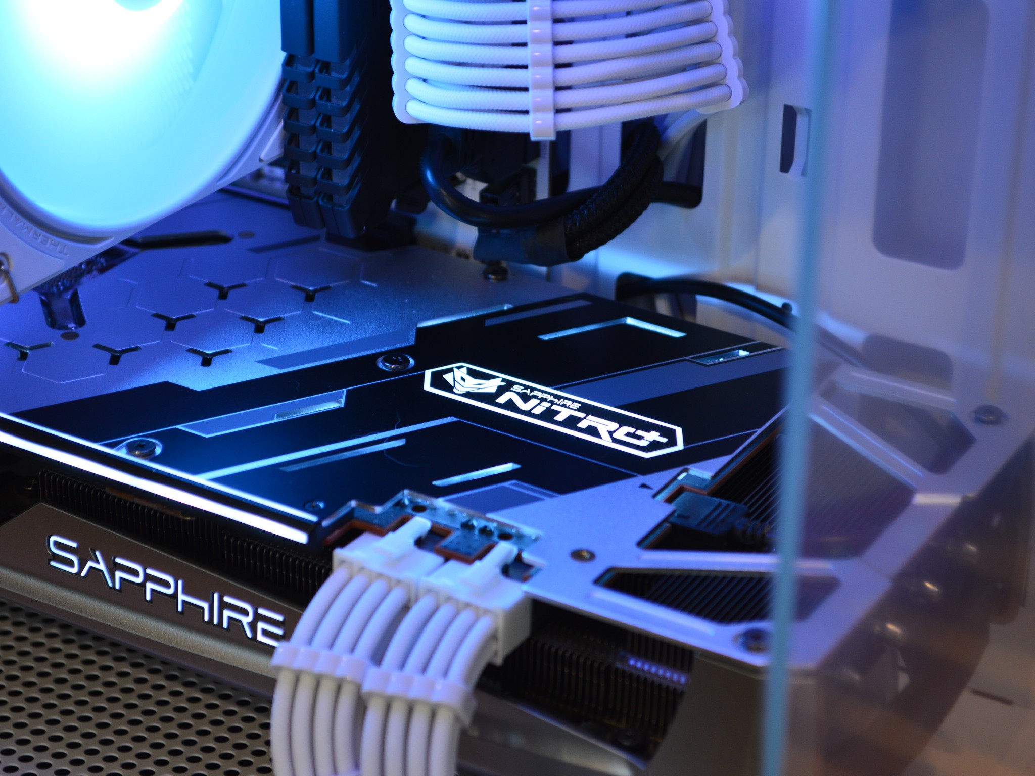 ⚫⚪ Ryzen 5 3600 | RX 5700 XT | 16GB DDR4 | 1TB SSD | 1080p Gaming PC
