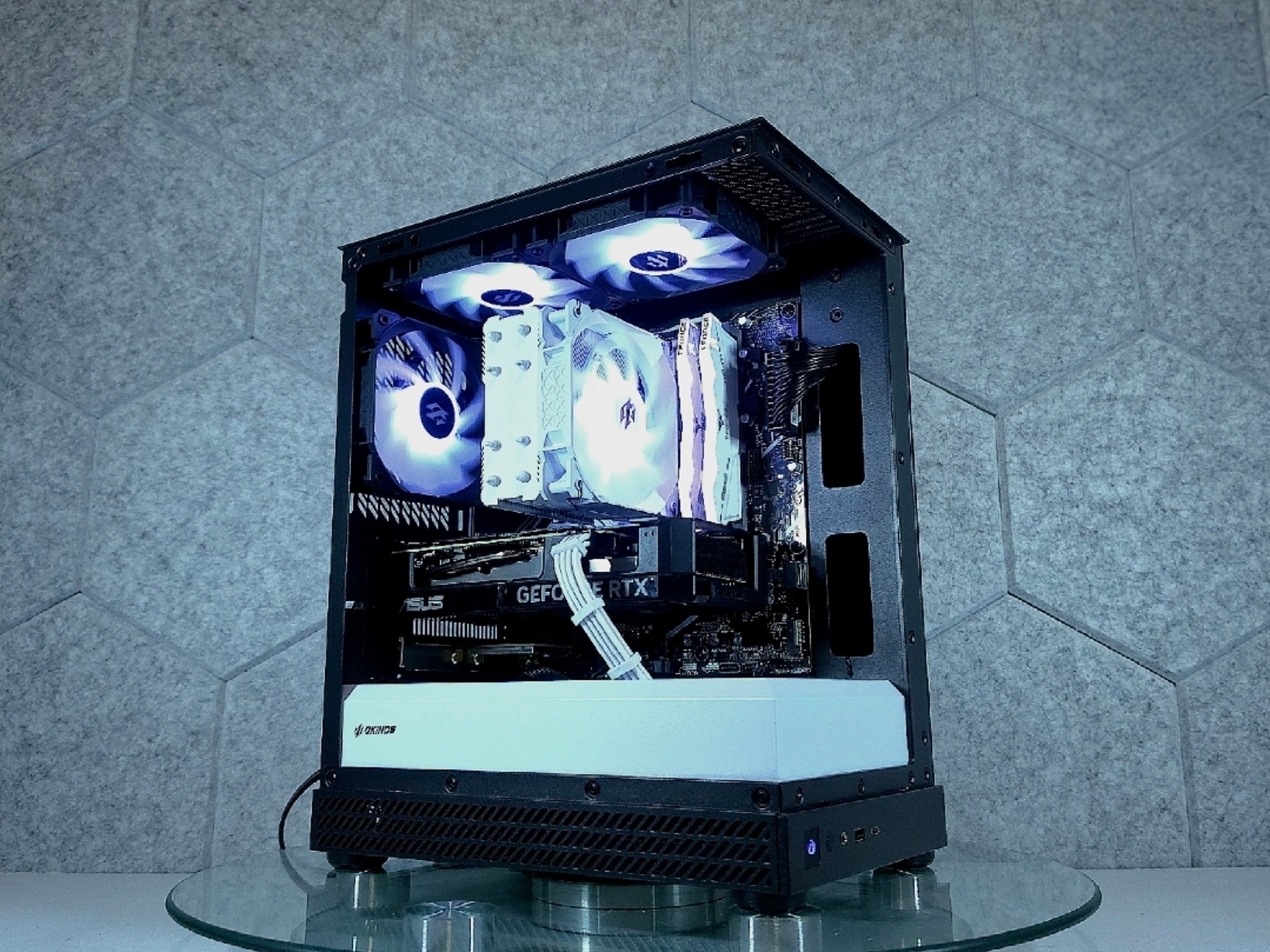 ASUS RTX 4070 🖤 Core i7 14700F