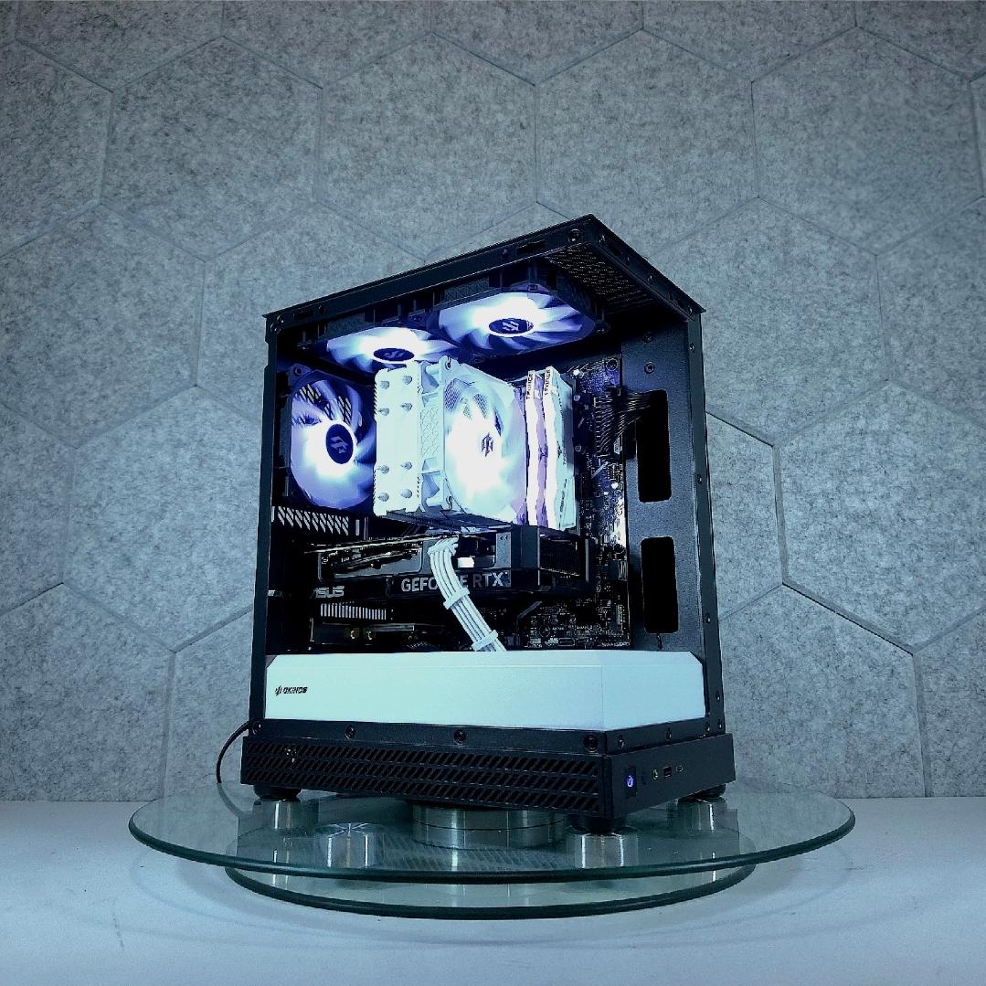 ASUS RTX 4070 🖤 Core i7 14700F
