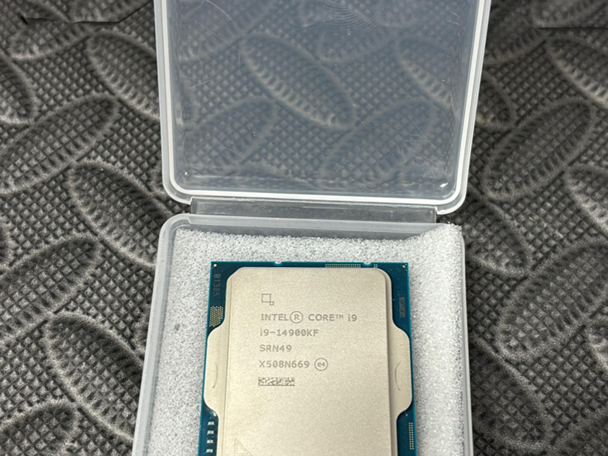 Intel Core i9-14900KF 24-Core CPU (Unlocked, 6.0GHz Boost, LGA 1700)