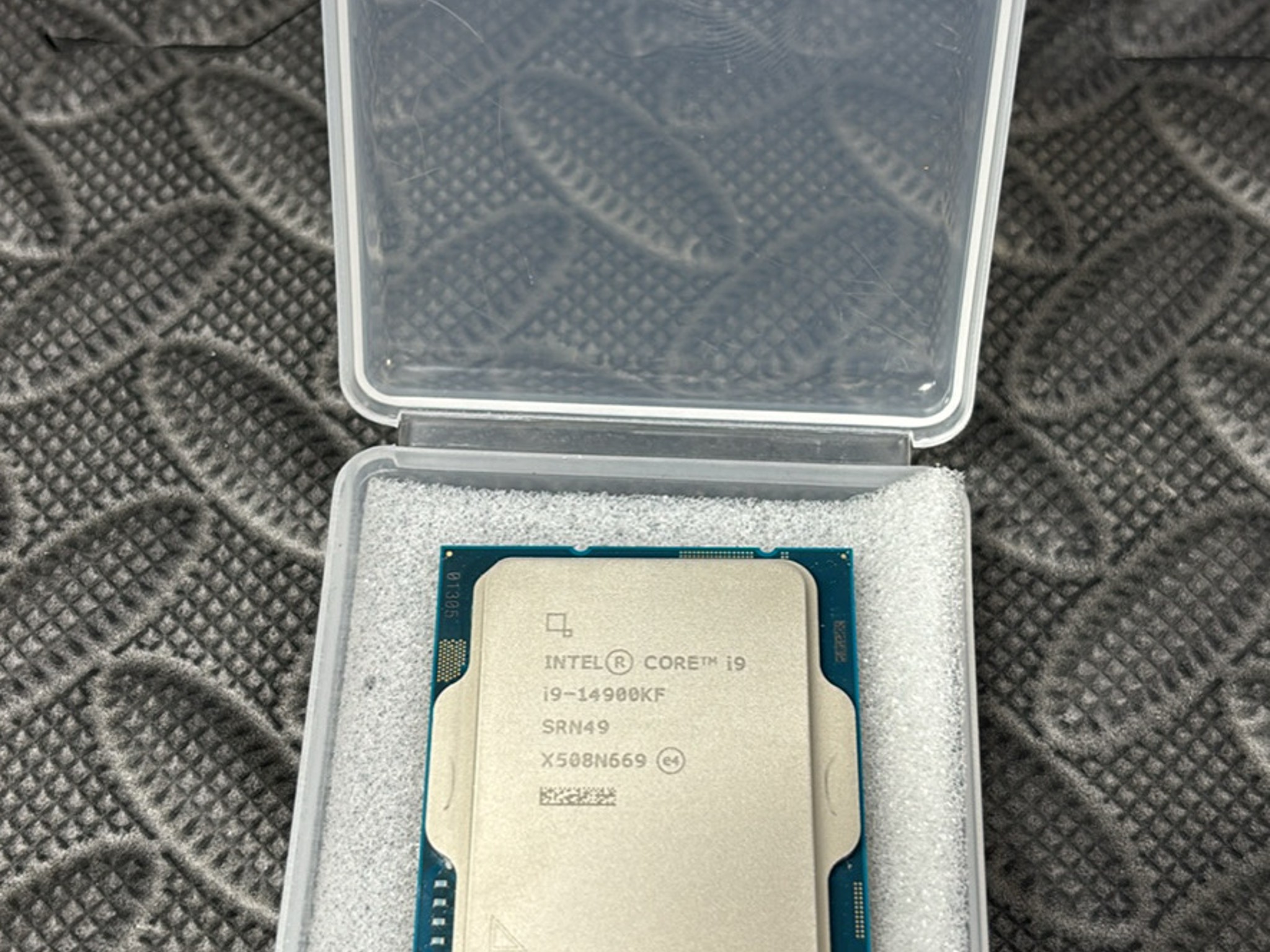 Intel Core i9-14900KF 24-Core CPU (Unlocked, 6.0GHz Boost, LGA 1700)