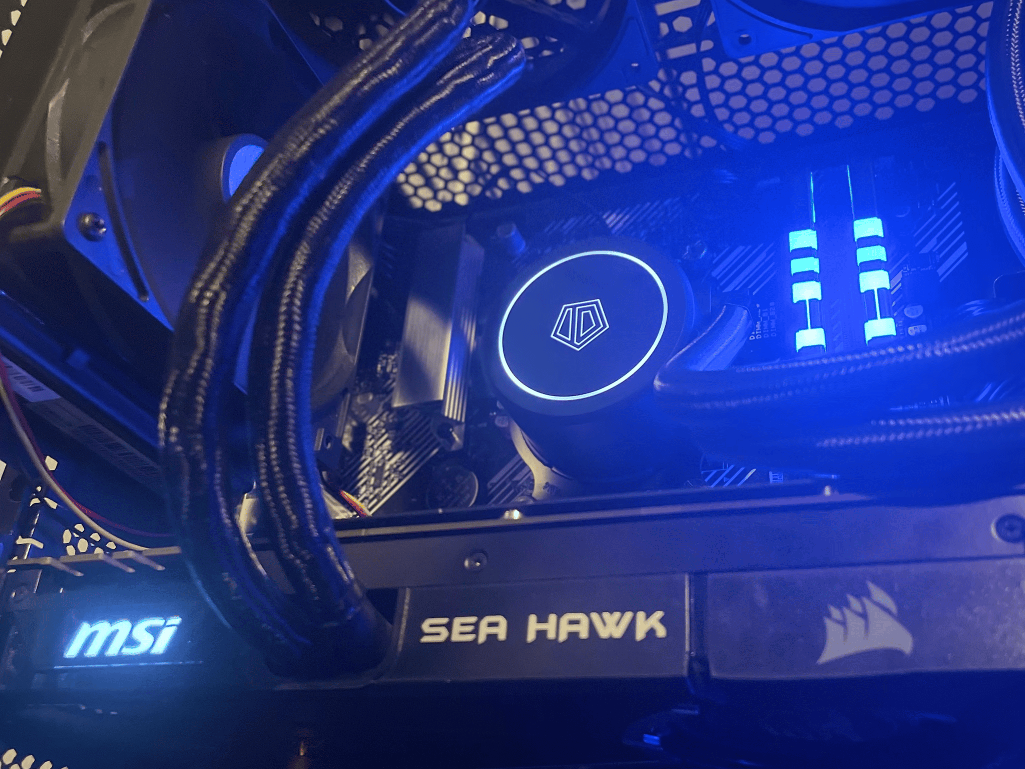 AQUA - Mid-Range Gaming PC - Ryzen 5 3600 + GTX 1080