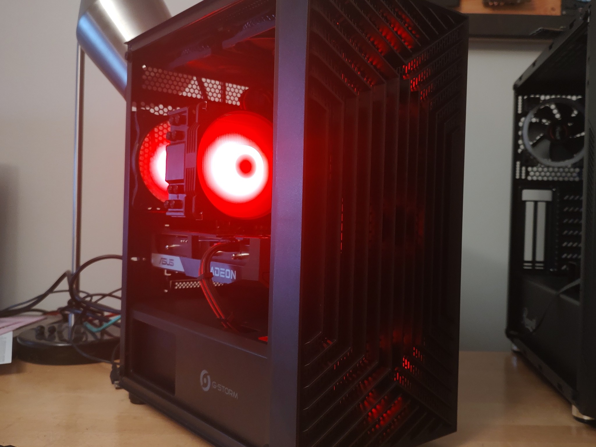 Gaming PC - Ryzen 5 3600, RX 6600XT, 16GB RAM / 1TB SSD