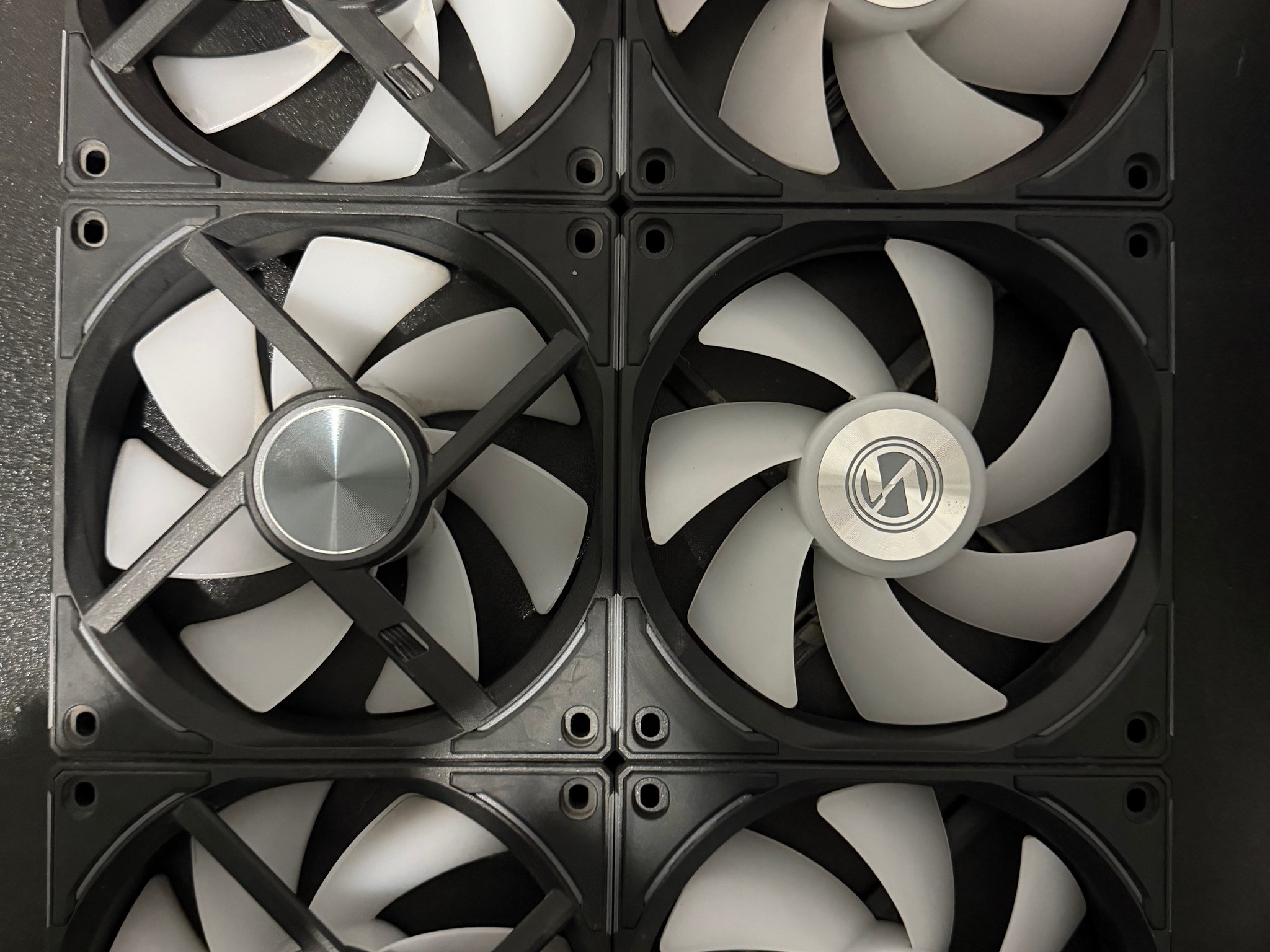 6x Lian Li UNI FAN TL Wireless Fans + Controller – Used
