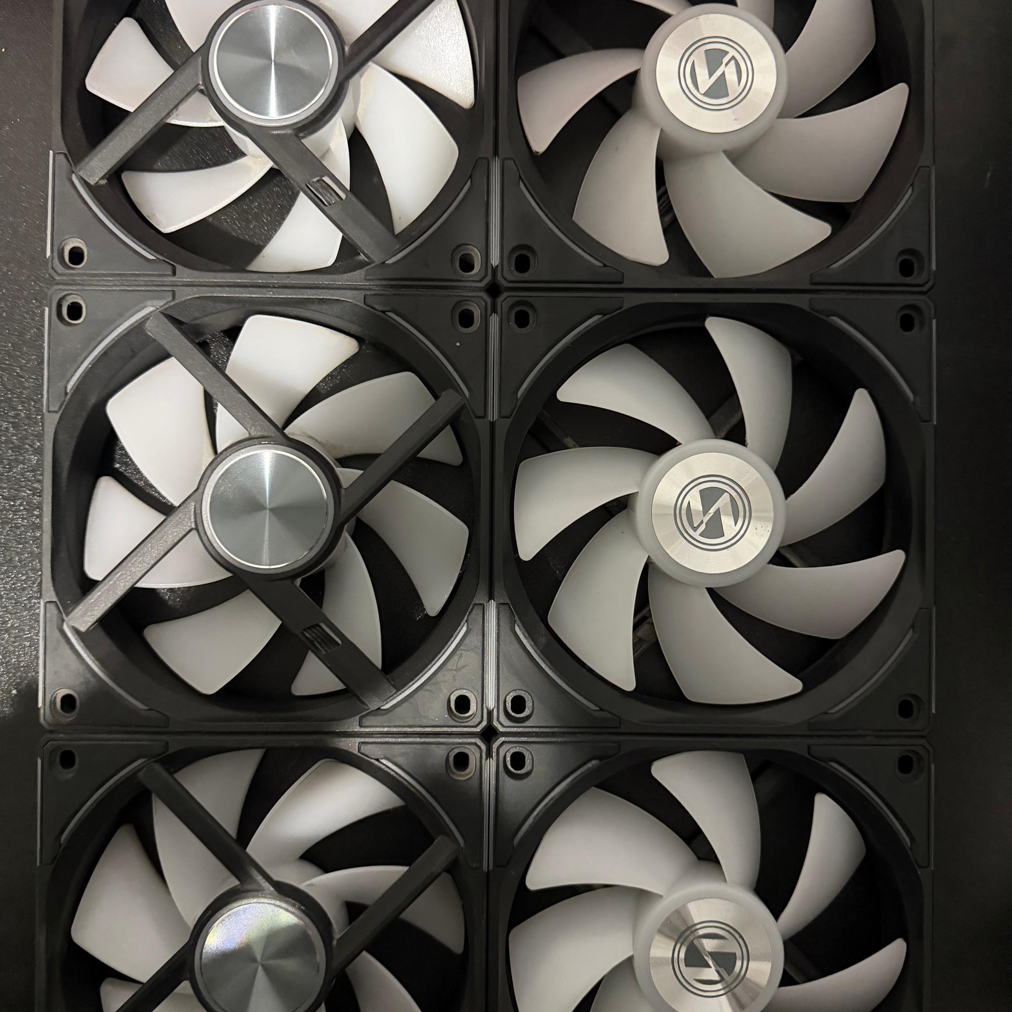 6x Lian Li UNI FAN TL Wireless Fans + Controller – Used