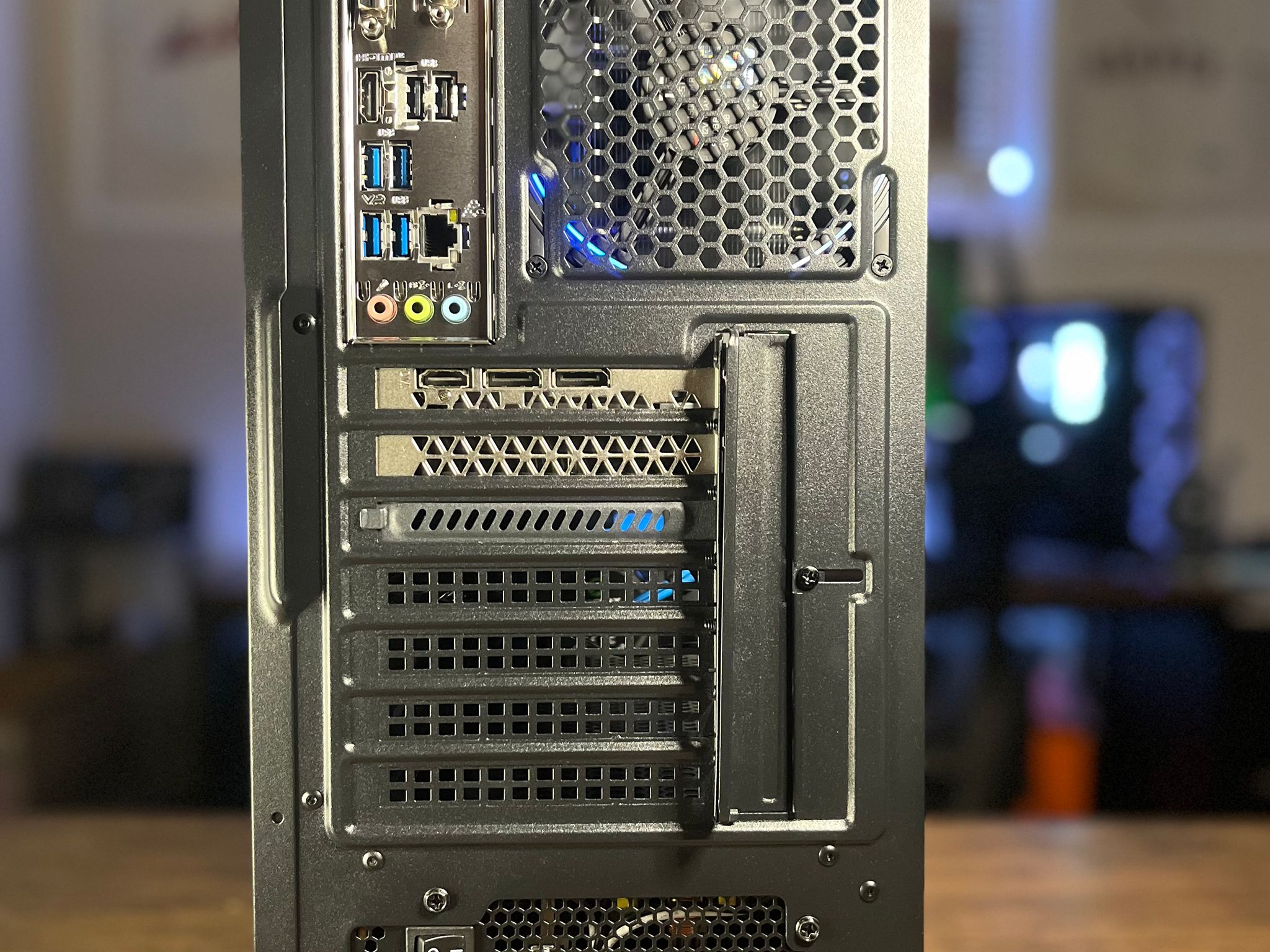 Black/Blue Gaming PC(RX 580 8GB +  RYZEN 3 1200)