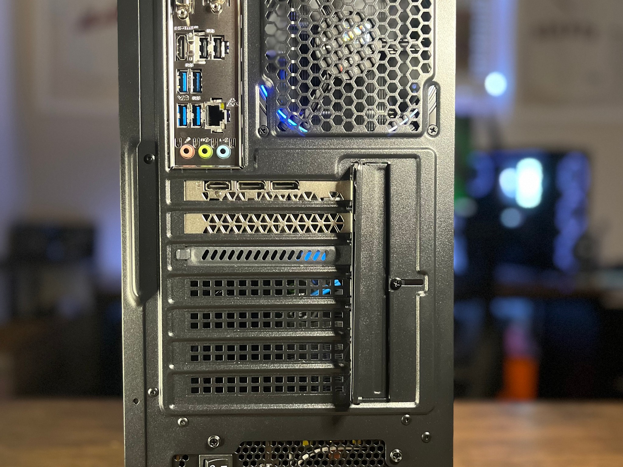 Black/Blue Gaming PC(RX 580 8GB +  RYZEN 3 1200)