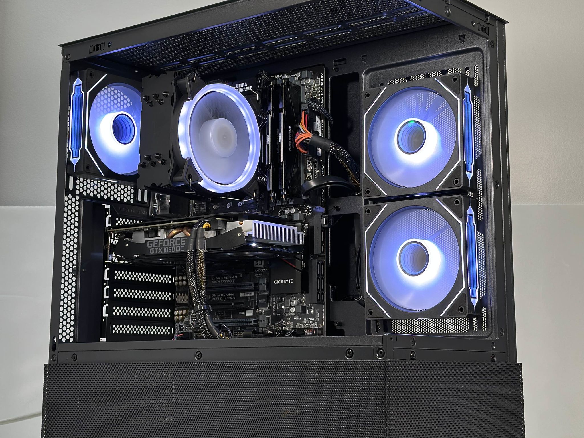 Intel i5-7400 | GTX 1060 3GB | 32GB RAM | 480GB SSD | WIFI | 1080p Black Gaming PC