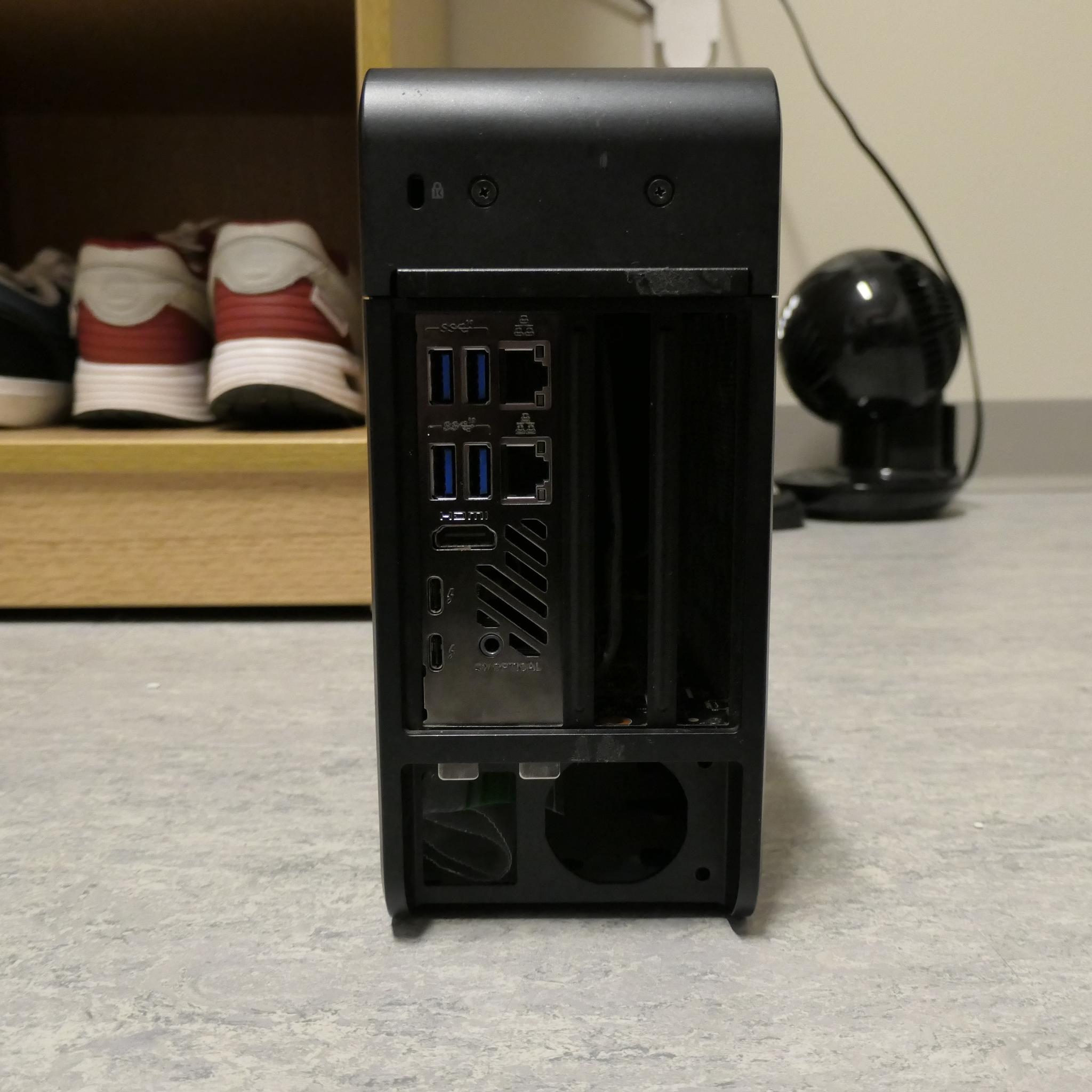 Intel NUC 9 Extreme Kit - Intel BXNUC9i9QNX1 (32GB Ram, 3TB NVME) - NO PSU