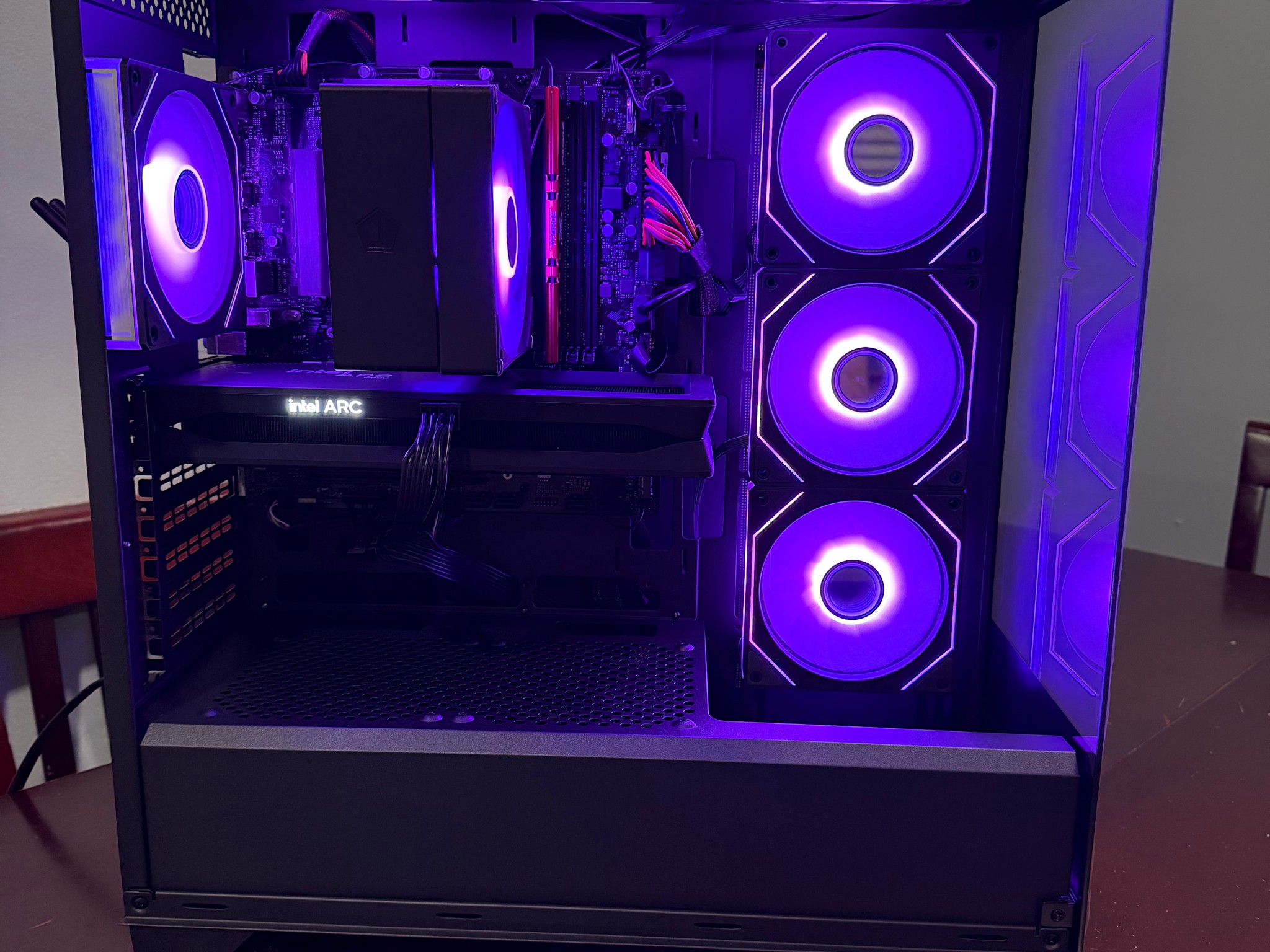 I5 12400F - Intel Arc B580 12gb - 16gb ddr4 3200mhz - 512gb m.2 ssd - windows 10 - custom gaming pc