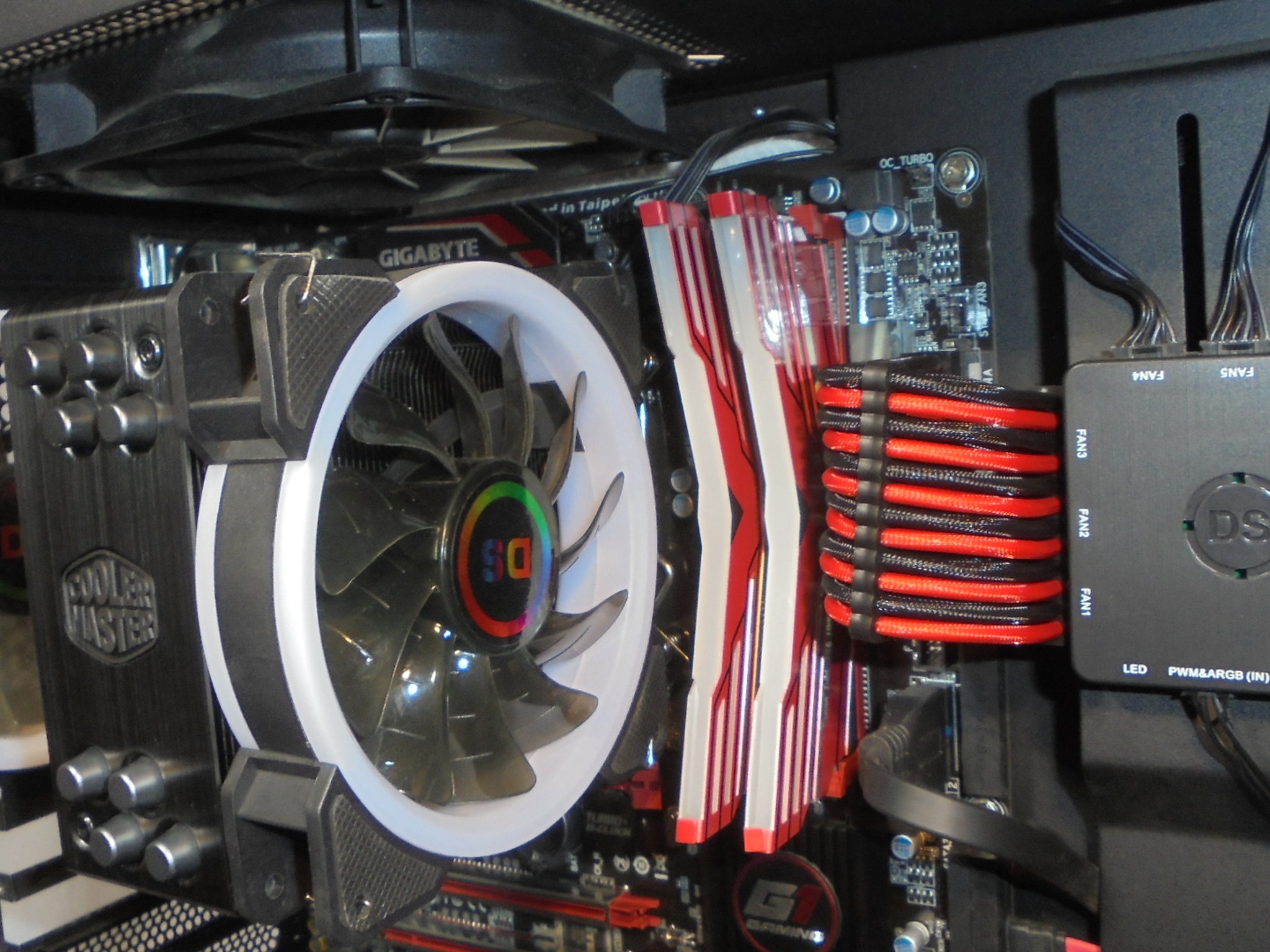 NZXT/GIGABYTE/I7-6700K/16GB RGB RAM/MSI GTX 1060 6GB/COOLER MASTER/CORSAIR/WIN10