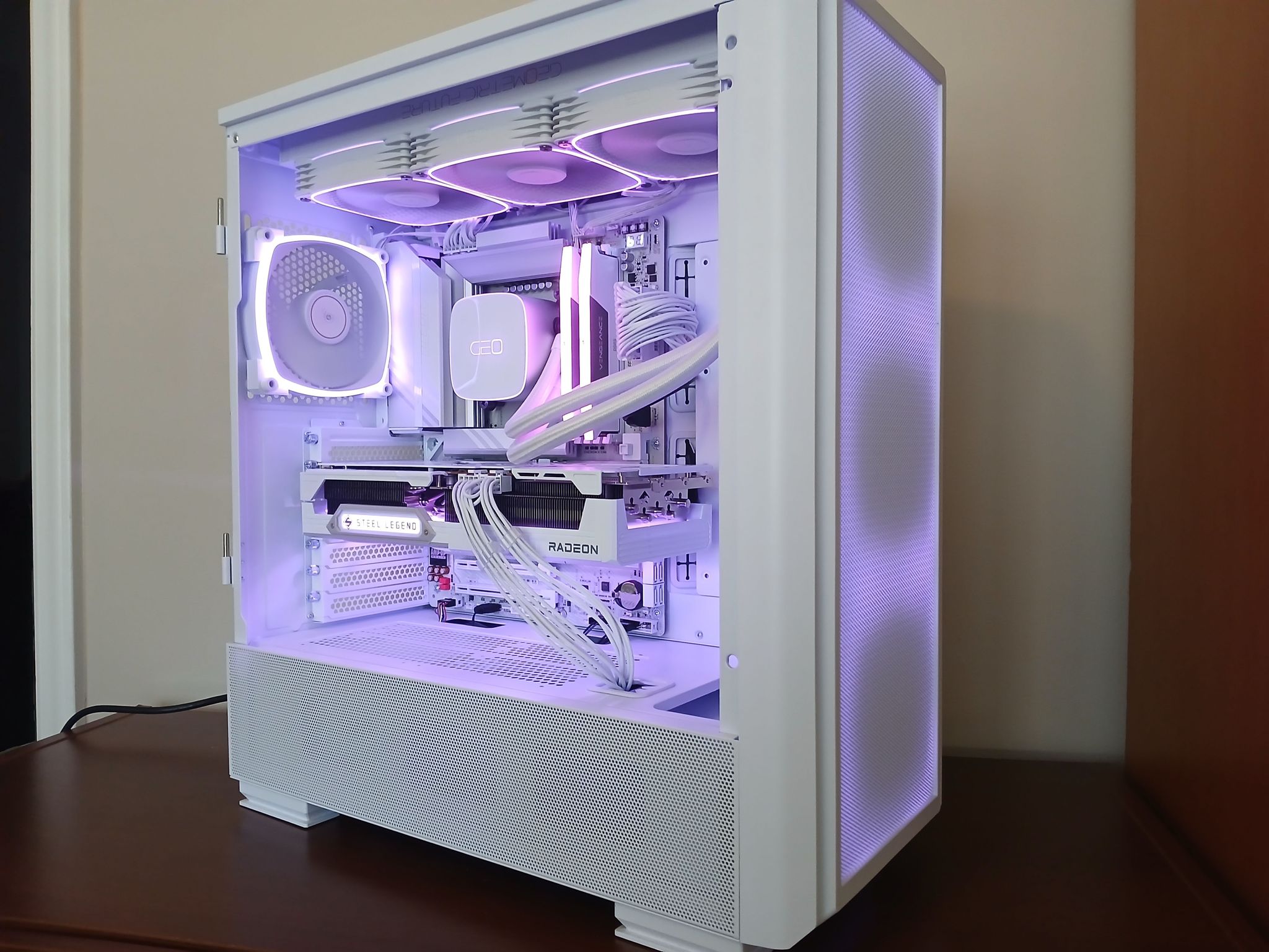 4K Frost White | RX 9070XT 16GB | Intel Core Ultra 7 265KF | 32GB RAM | 2TB SSD
