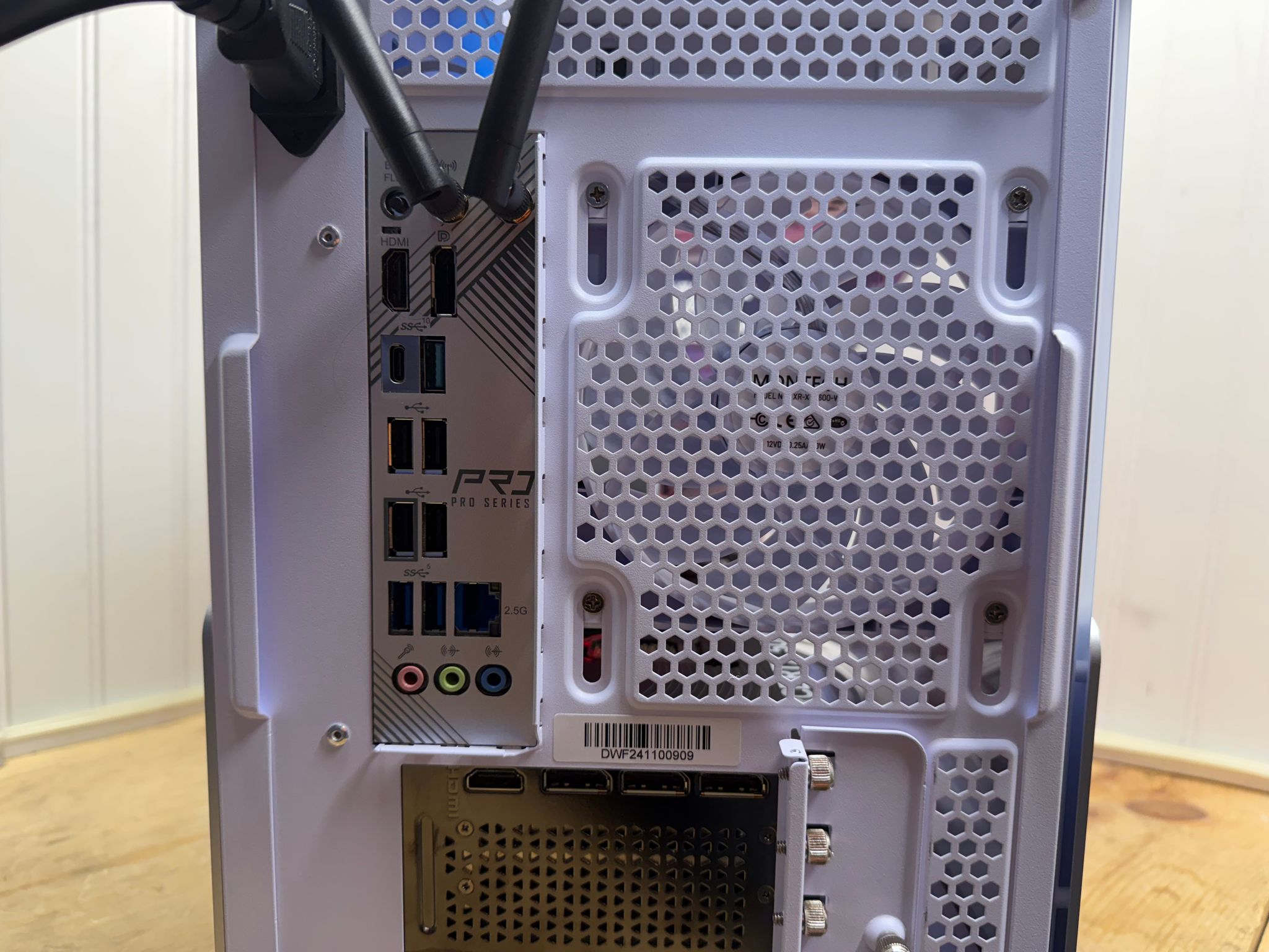 INSANE White RTX 5070 Ti Gaming PC | Ryzen 5 7600X | 32GB DDR5 | 360MM AIO | AM5/1000w PSU/1TB NVME